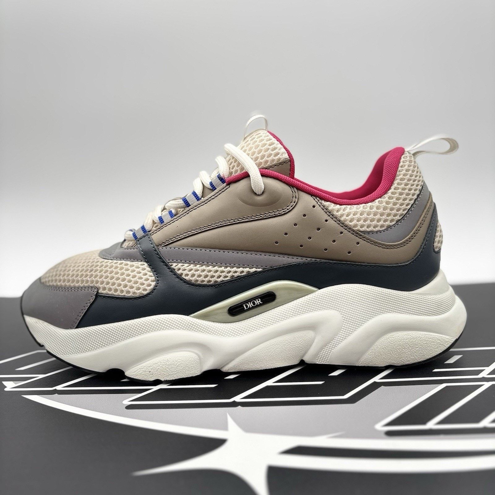 Dior Size 43 (10 US) - Dior B22 ' Beige, Pink ' | GREAT CONDITION Size US 10 / EU 43 - 11 Thumbnail