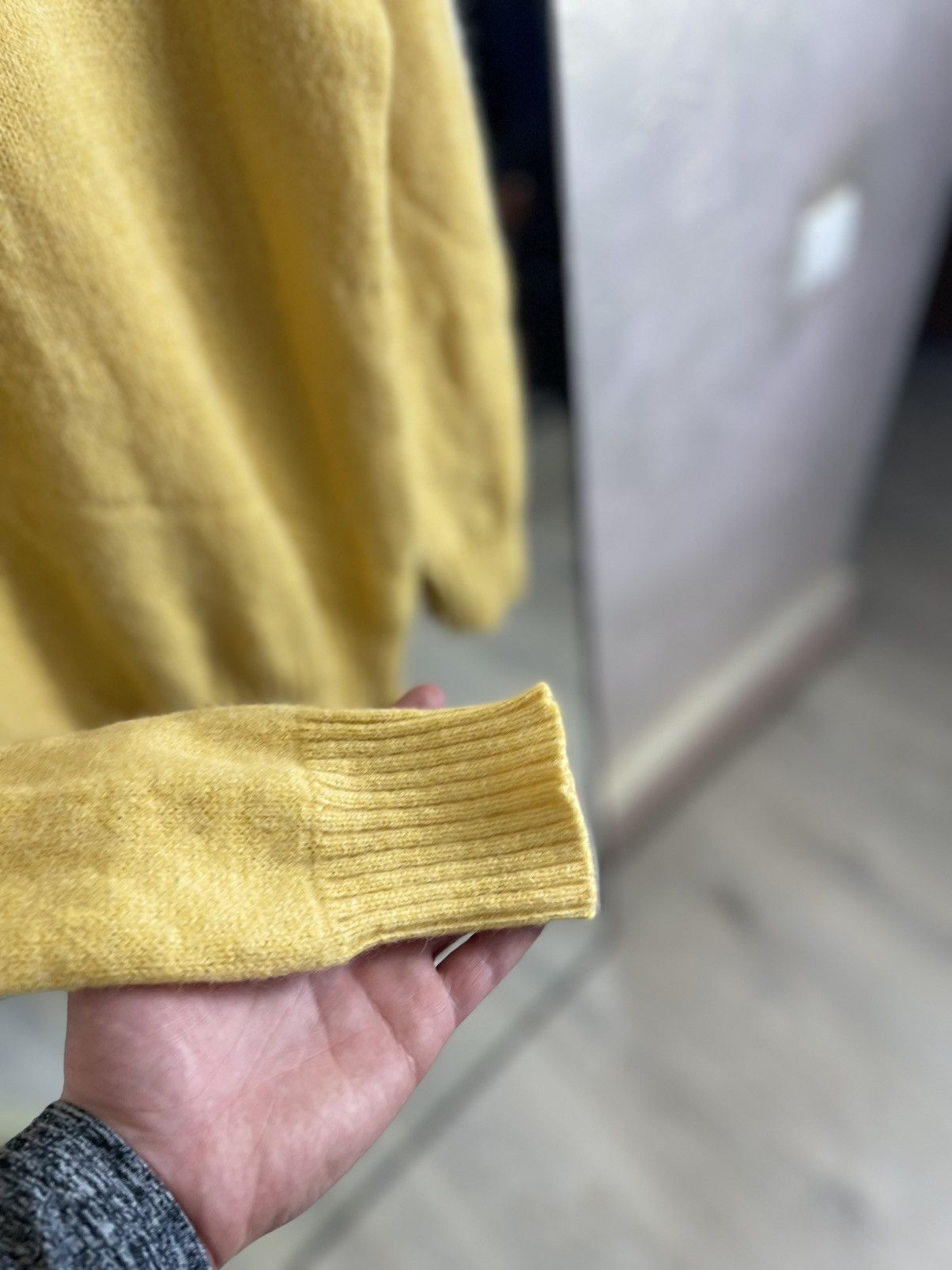 Lacoste Vtg Chemise Lacoste France Pure Wool Knit Yellow Sweater Size US L / EU 52-54 / 3 - 4 Thumbnail