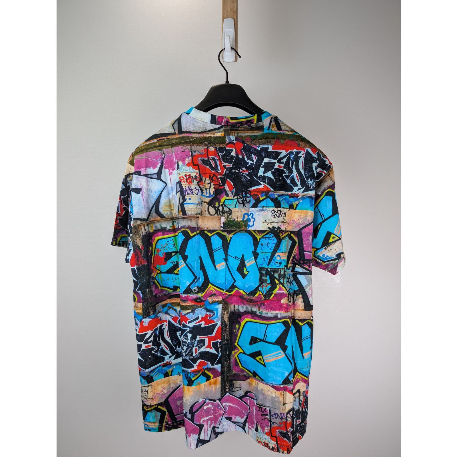 Vivienne Westwood o1rshd1 Classic Graffiti Print T-Shirt in Multiolor Size US XL / EU 56 / 4 - 15 Thumbnail