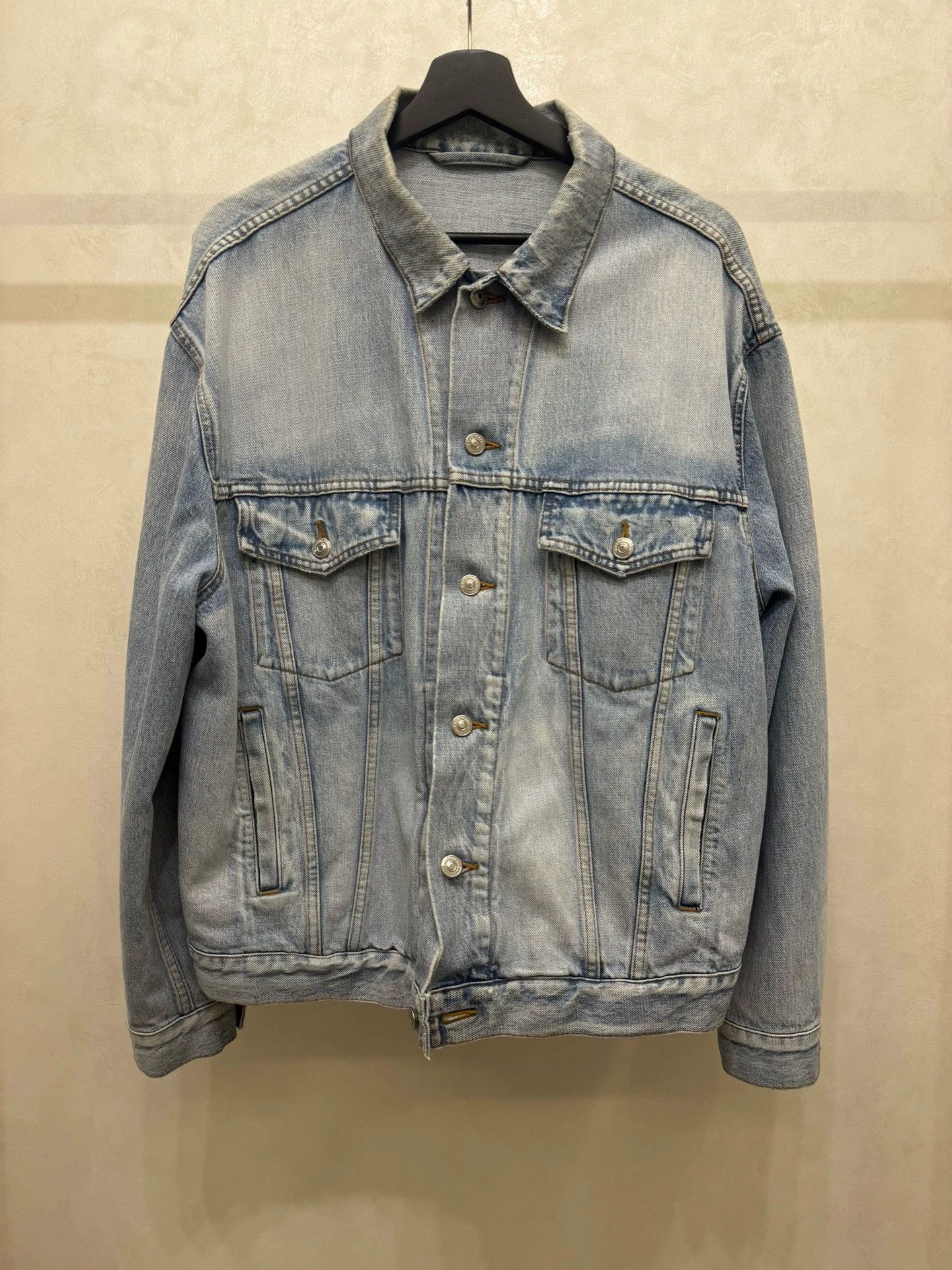 Balenciaga Balenciaga white and blue vintage denim jacket Size US L / EU 52-54 / 3 - 1 Thumbnail