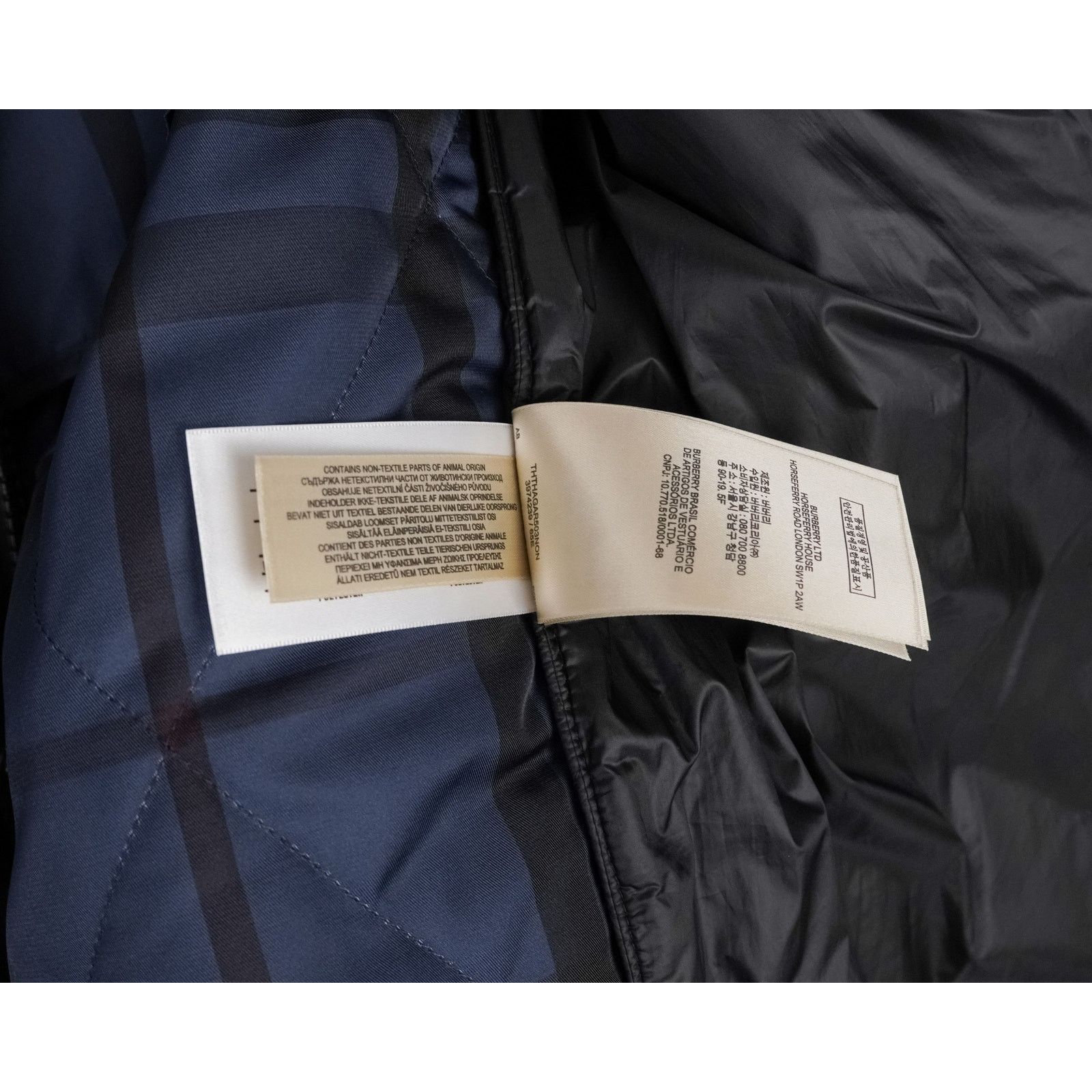 Burberry Burberry brit black quilted lamb leather wool vintage jacket Size US M / EU 48-50 / 2 - 19 Thumbnail