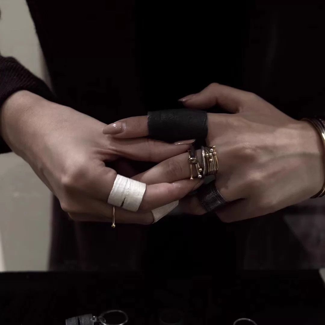 DETAJ Detaj Vintage Cut Edge Band Ring White(12-22) Black(14-20) Size ONE SIZE - 8 Thumbnail