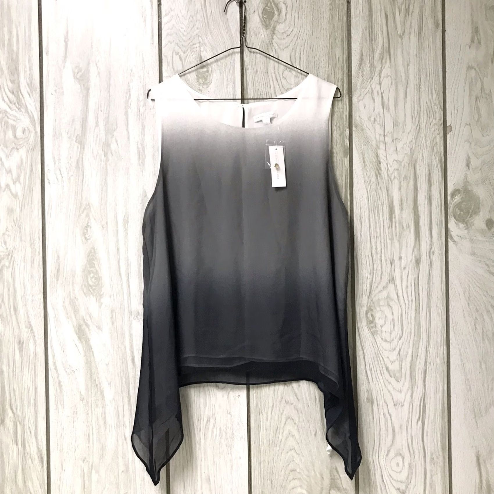 Vintage New York & Company Women Gray/White Faded Asymmetrical Hem Sleeveless Top Blouse L Size L / US 10 / IT 46 - 2 Thumbnail
