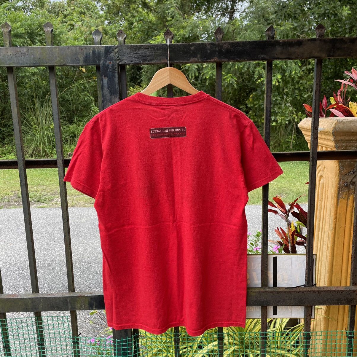 Vintage 🔥Vintage 00s Bubba Gump Shrimp CO Osaka Promo Tee Size US M / EU 48-50 / 2 - 2 Thumbnail