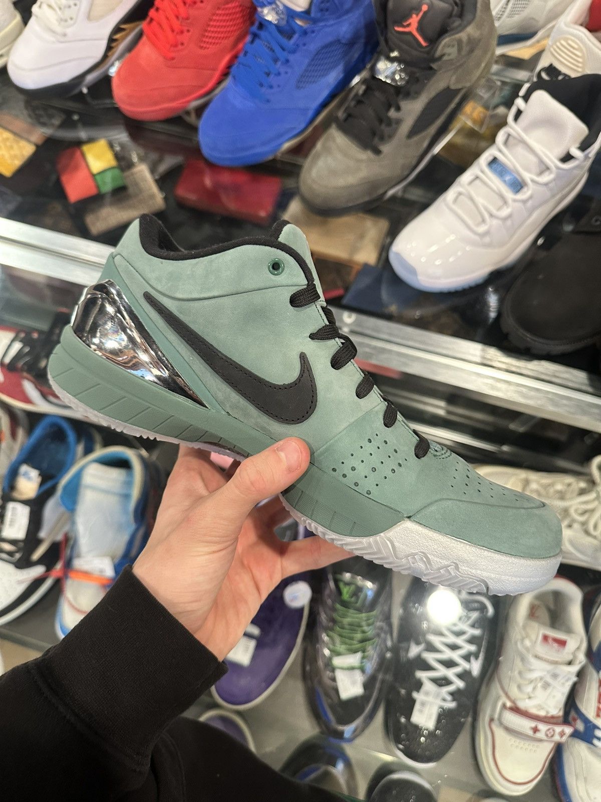 Nike Kobe 4 Girl Dad DS OG Size US 10 / EU 43 - 4 Thumbnail