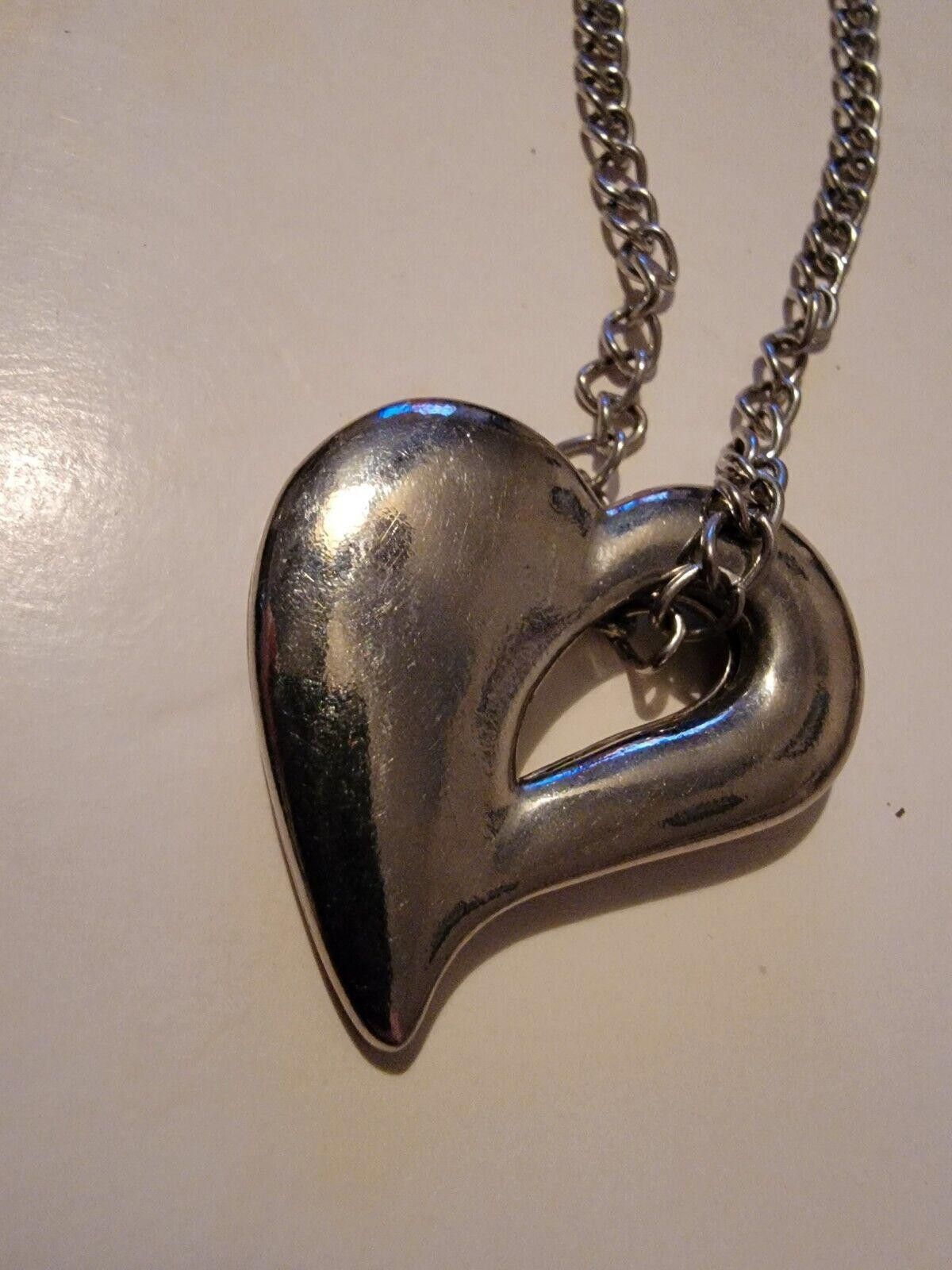 The Unbranded Brand Silver Heart Shaped Chain Necklace And Pendant Size ONE SIZE - 3 Thumbnail