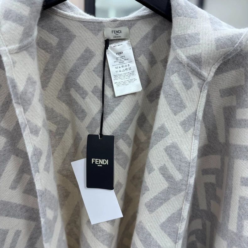 Fendi Fendi size 140*140 Full-printed letter hooded cashmere b Size ONE SIZE - 3 Thumbnail