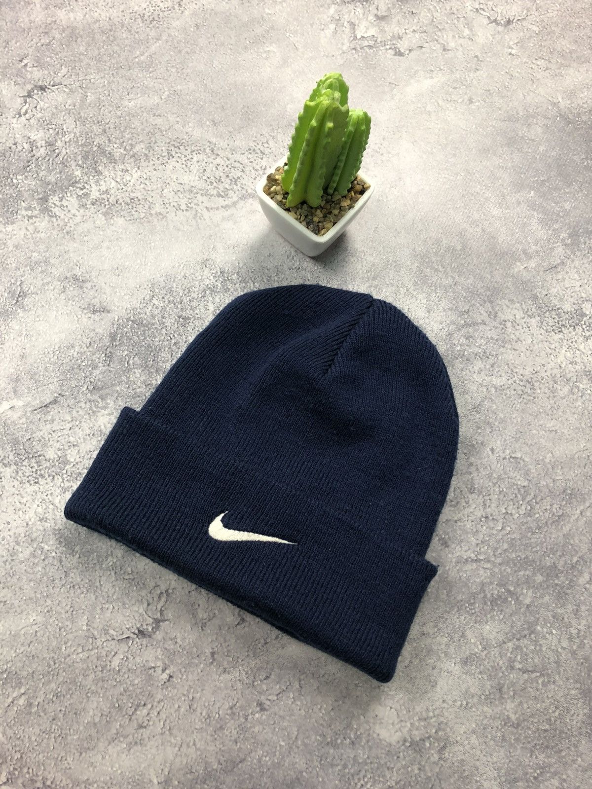 Nike NIKE Vintage 1990s Hat Cap Knit Streetwear Centre Logo Hype Size ONE SIZE - 1 Thumbnail