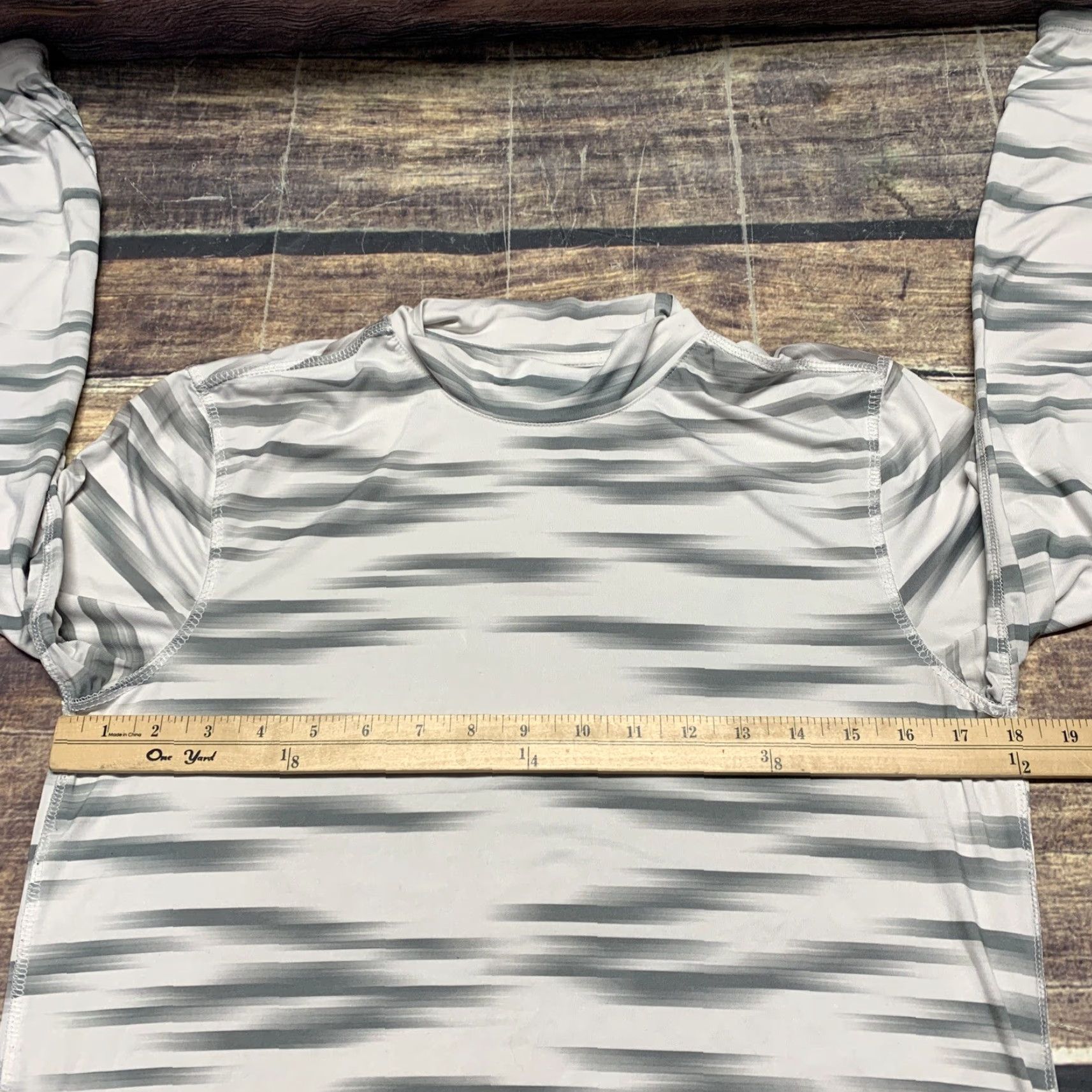 SKECHERS Skechers Pullover Sport Shirt Men’s Small White Gray Silver Athletic Shirt Long Sleeve Mens Size US S / EU 44-46 / 1 - 4 Thumbnail