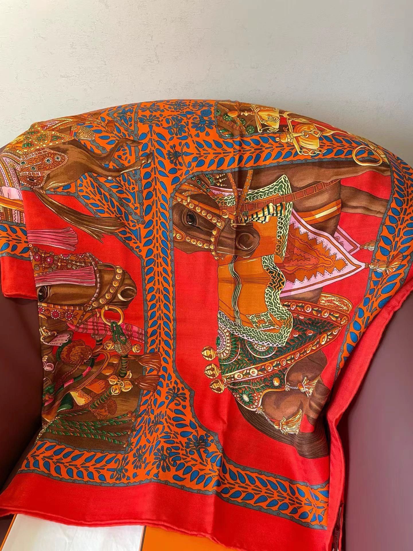Hermes Hermès 140x140 unused shawl with box Size ONE SIZE - 5 Thumbnail