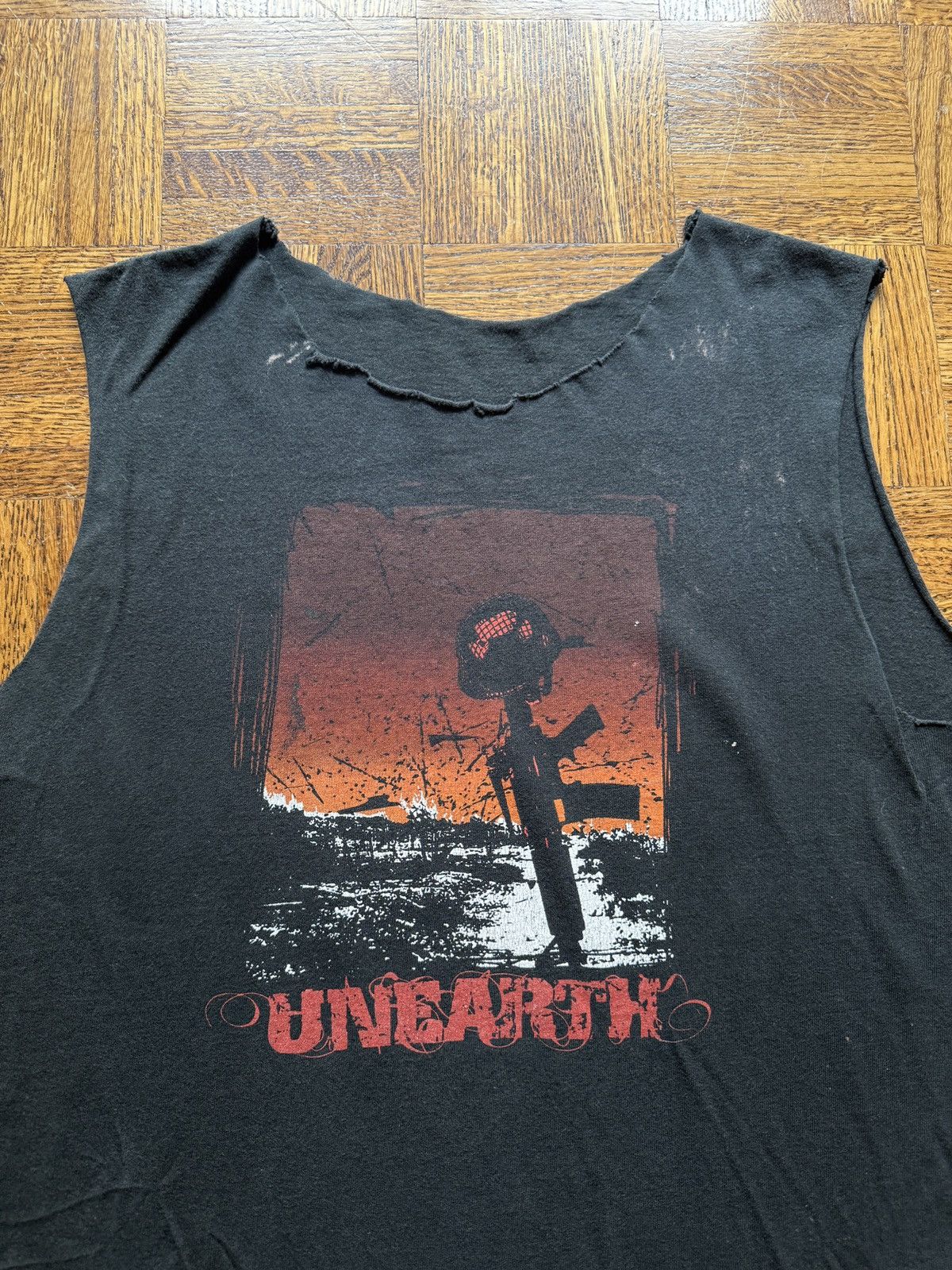 Vintage Vintage Y2K Unearth Metalcore Band Cutoff Graphic Tee Size US S / EU 44-46 / 1 - 2 Thumbnail