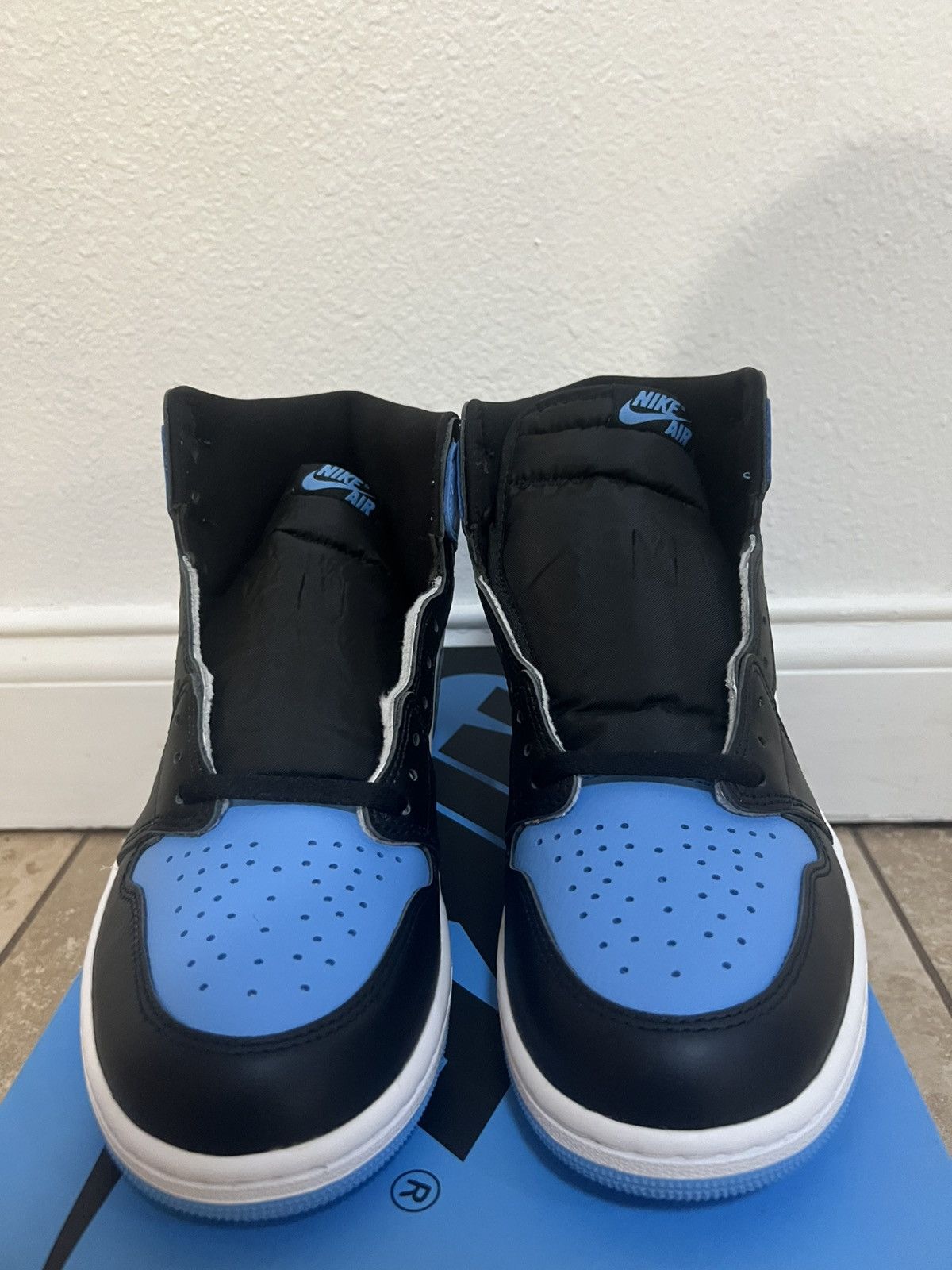 Jordan Brand Jordan 1 Retro “Unc Toe” Size US 10 / EU 43 - 3 Thumbnail