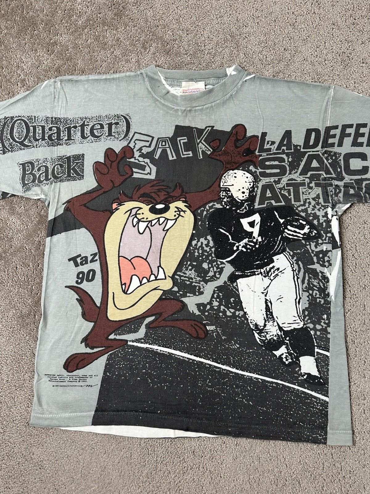 Warner Bros Vintage 1993 Taz Quarterback Football All Over Graphic, Sz L Size US L / EU 52-54 / 3 - 2 Thumbnail