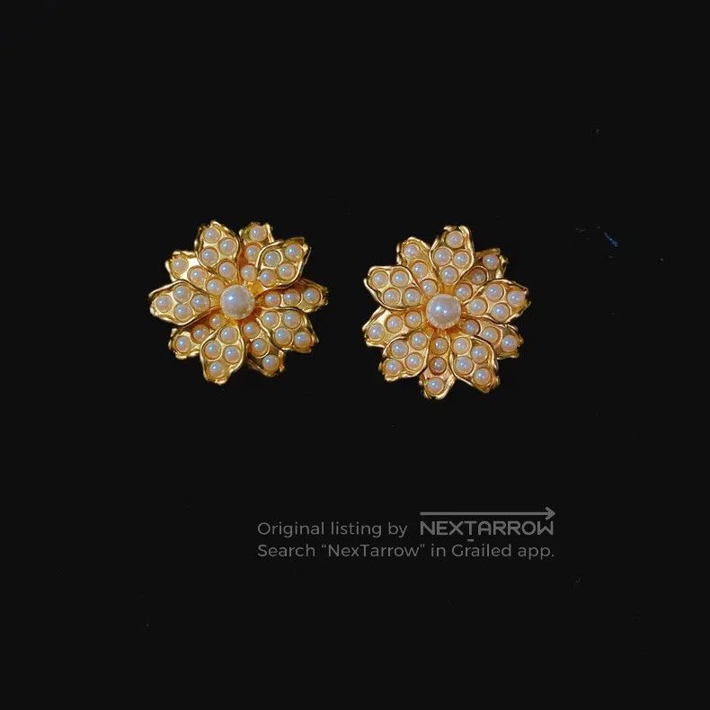 Kenzo KENZO Vintage Pearl Flower Ear Studs Earrings Size ONE SIZE - 1 Thumbnail