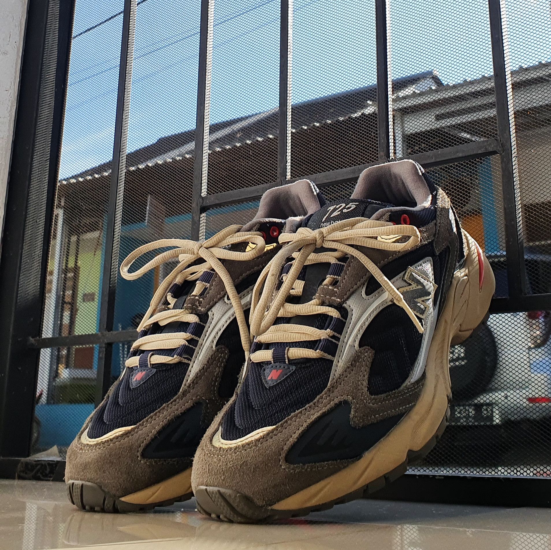image of New Balance 725 Navy Natural Indigo Shoes in Navy Indigo, Men's (Size 8)