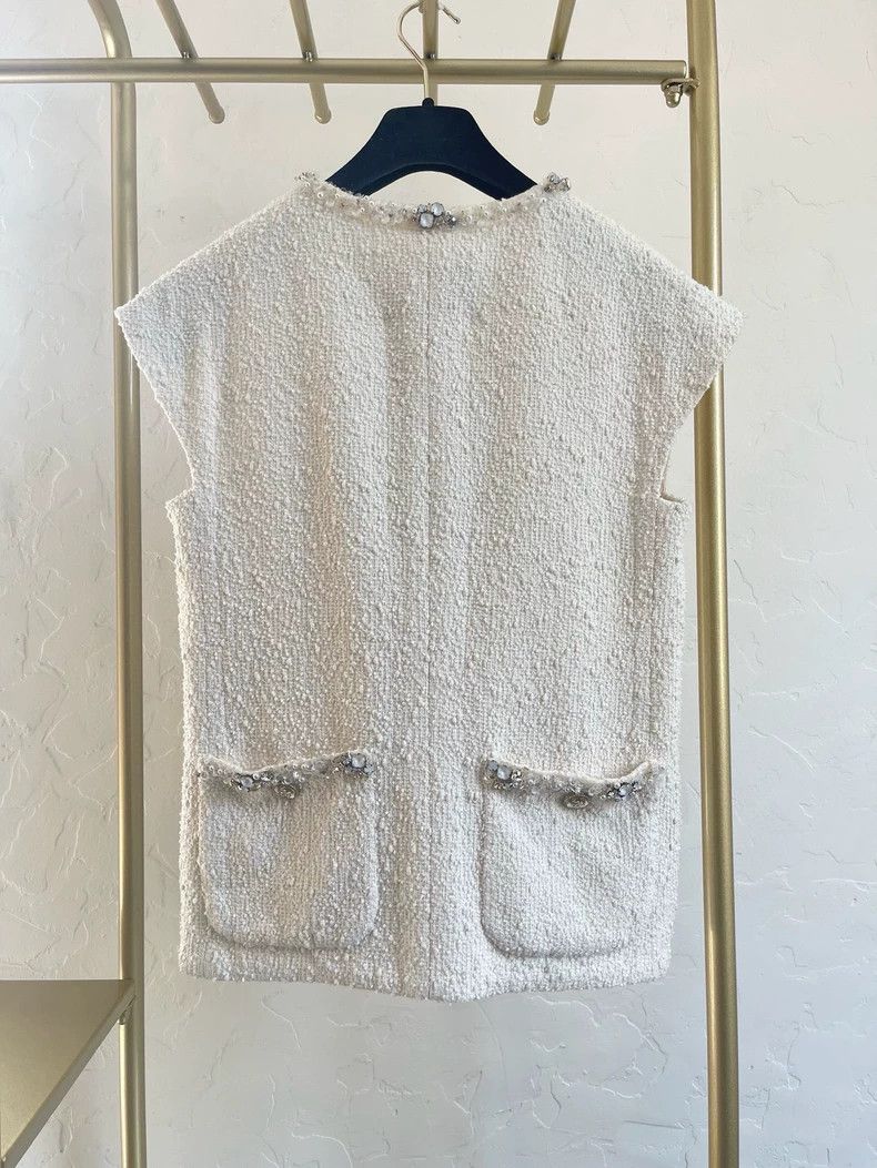 Chanel Chanel White heavy industry beaded vest Size XS / US 0-2 / IT 36-38 - 2 Thumbnail