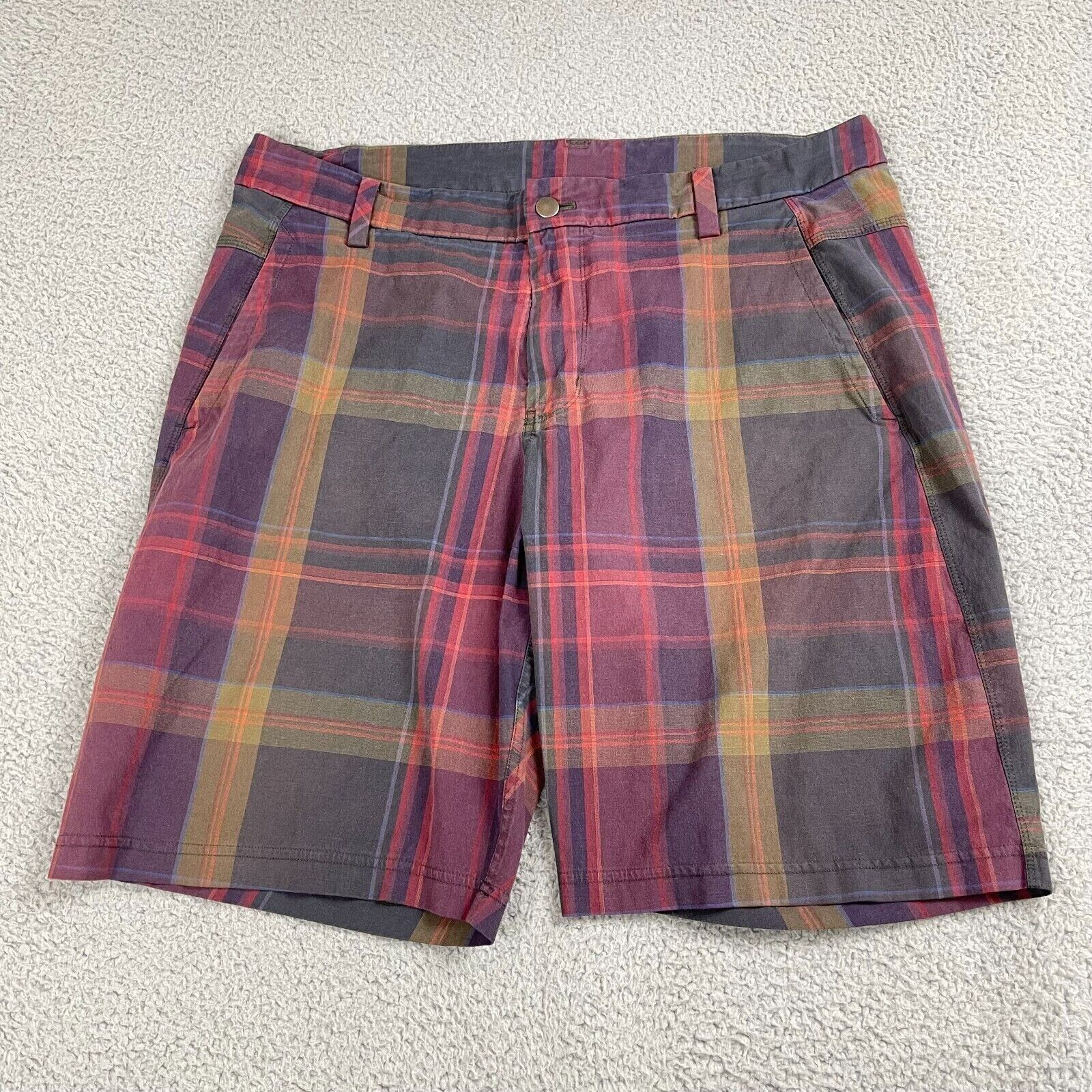 Lululemon Lululemon Plaid Casual Outdoor Flat Front Pockets Short Size US 38 / EU 54 - 1 Thumbnail