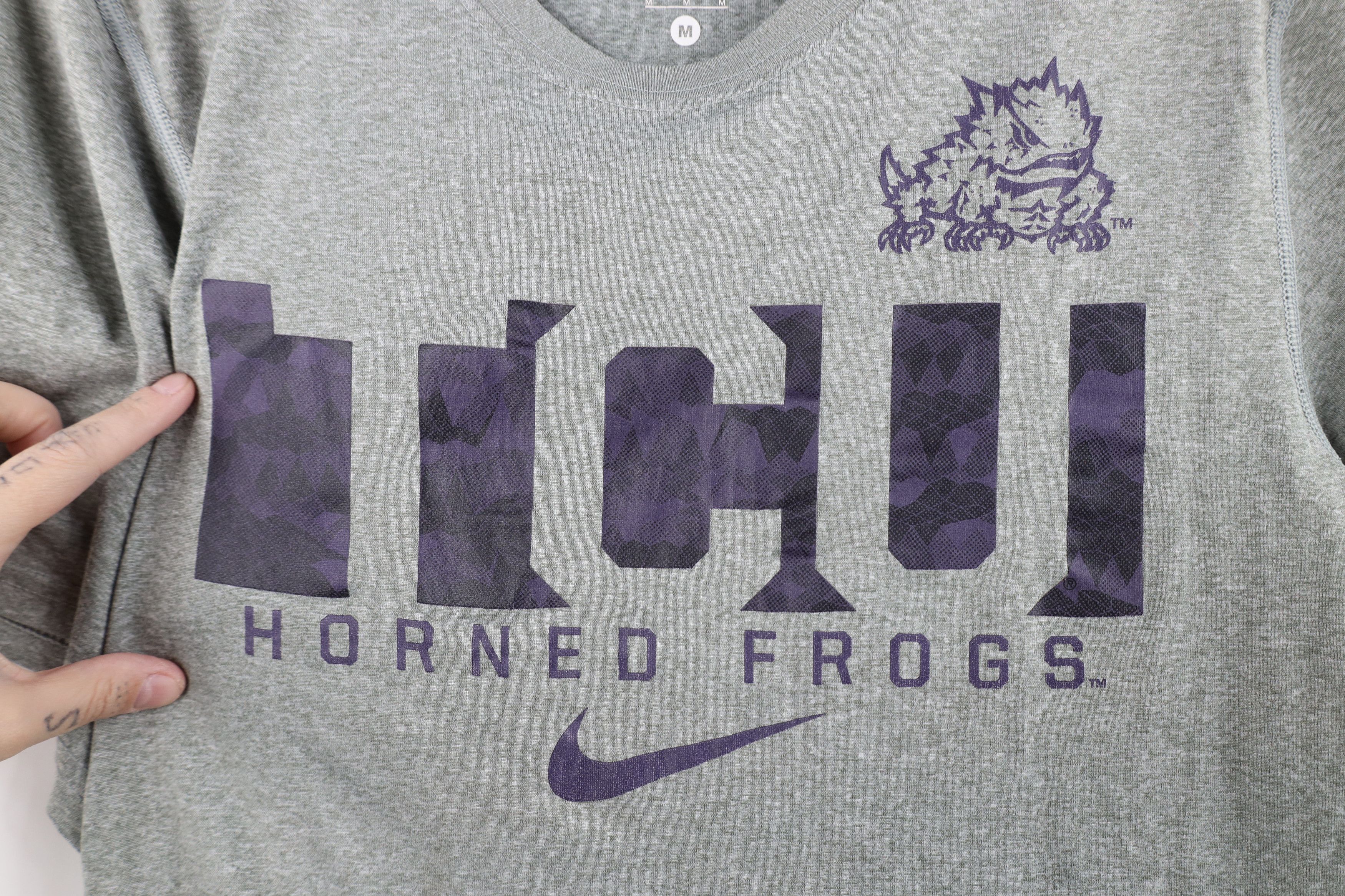 Nike Nike Center Swoosh TCU Horned Frogs Short Sleeve T-Shirt Size US M / EU 48-50 / 2 - 4 Thumbnail