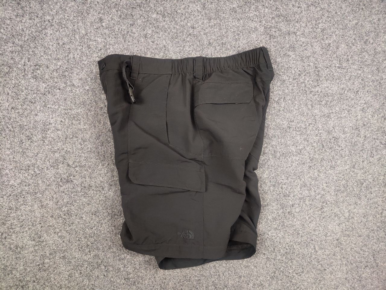 The North Face Vintage The North Face Gray Nylon Cargo Belt Short Y2K Style Size US 32 / EU 48 - 12 Thumbnail