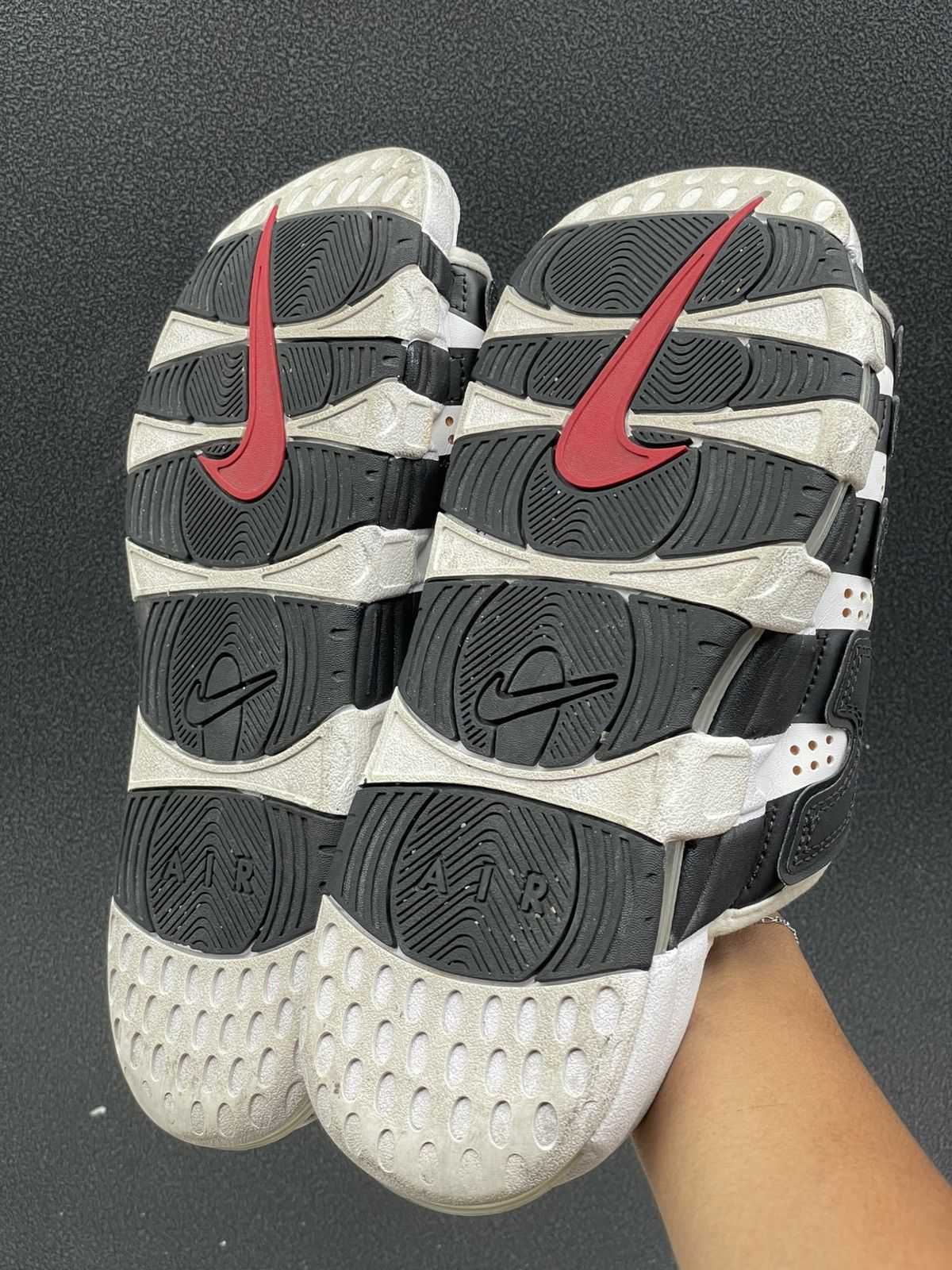Nike Nike Air More Uptempo Slide Size US 8 / EU 41 - 5 Thumbnail