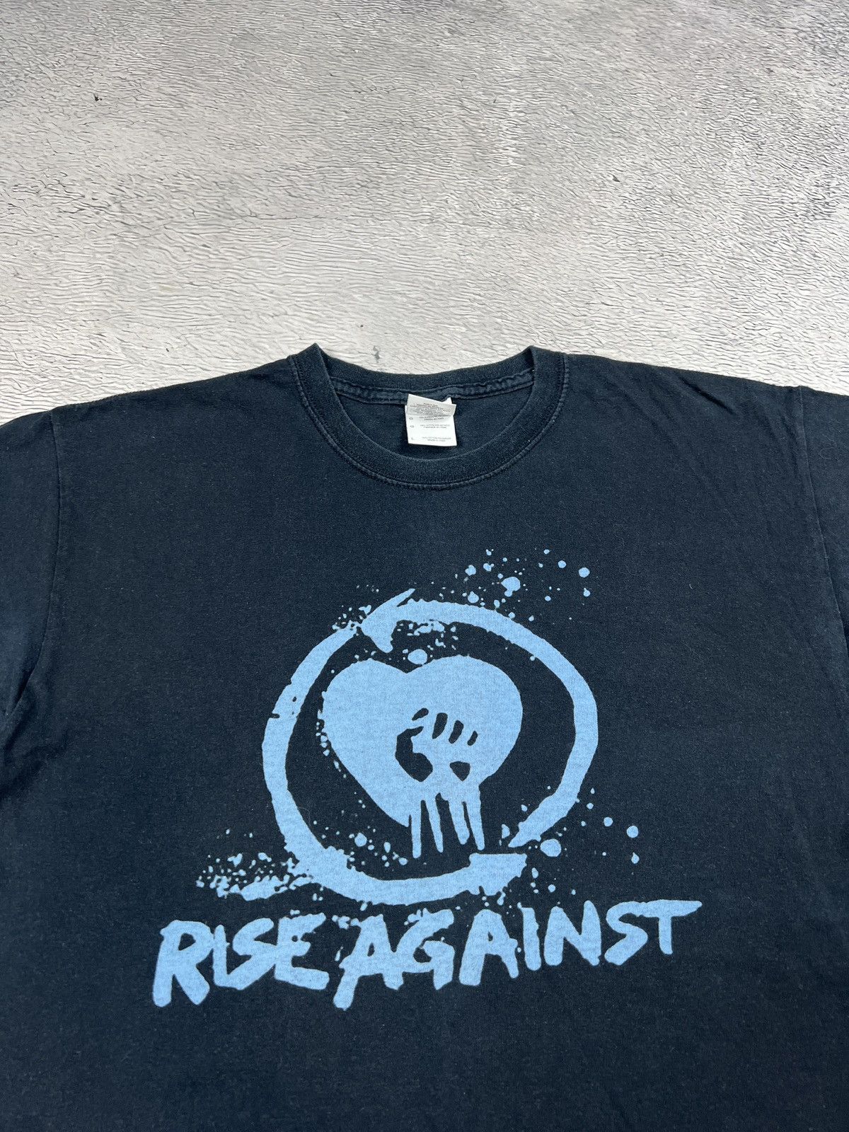 Band Tees × Vintage Vintage 2004 Rise Against American Punk Rock Band T-Shirt Size US L / EU 52-54 / 3 - 4 Thumbnail