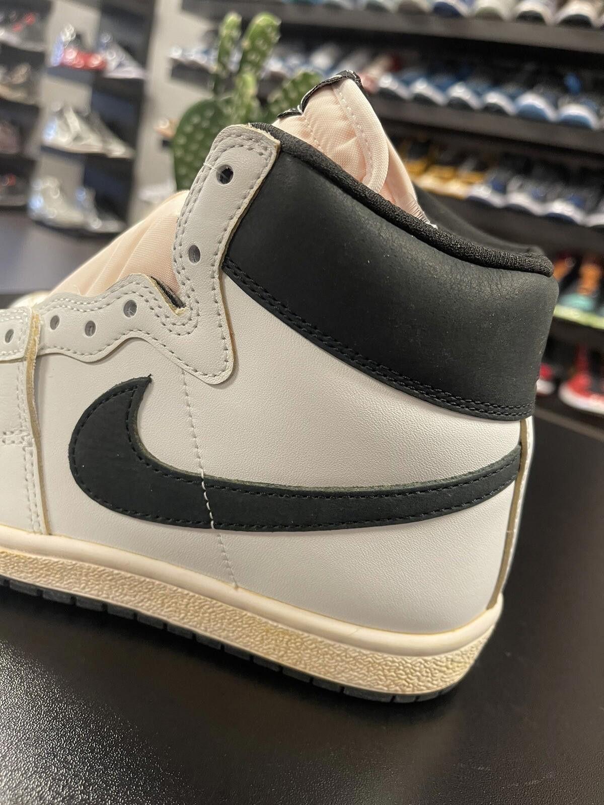 Jordan Brand Size 6.5 - Air Jordan Air Ship x A Ma Maniere White/Black Size US 6.5 / EU 39-40 - 5 Thumbnail