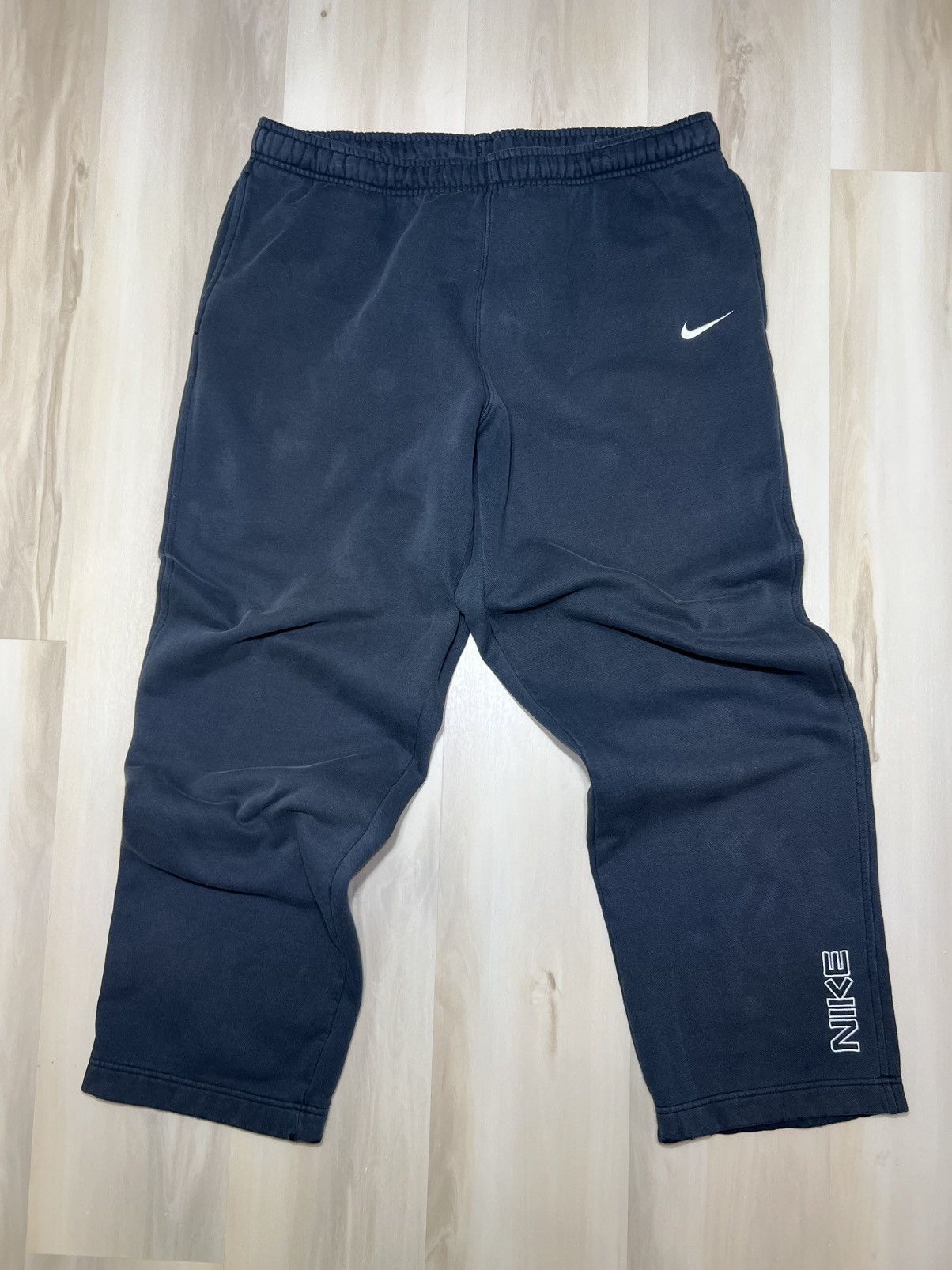 Nike Y2K Nike Sweatpants Embroidered Swoosh Grey Tag Faded Sz L Size US 32 / EU 48 - 1 Thumbnail