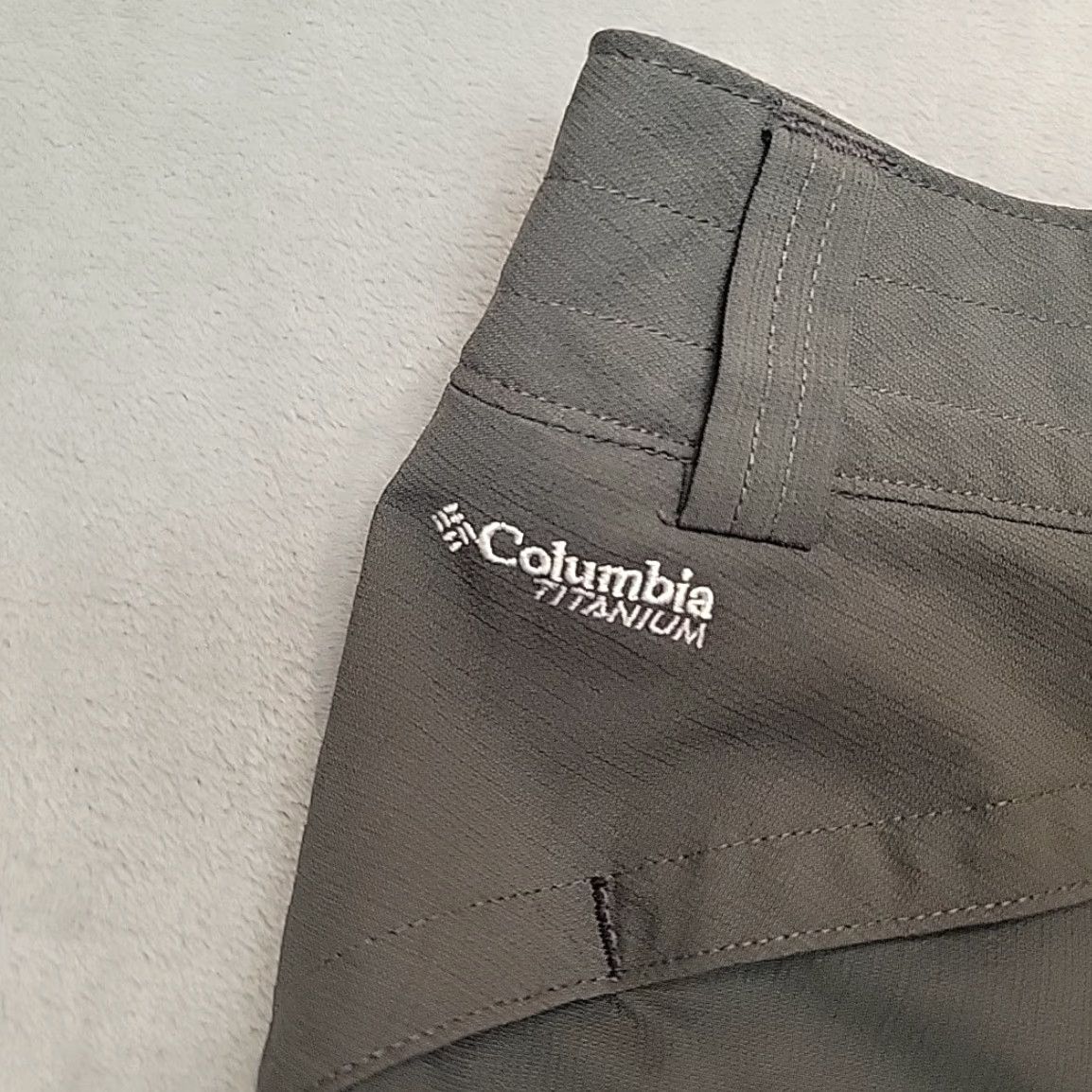 Vintage Columbia Titanium Convertible Pants Womens 8 Gray Outdoor Hiking Performance Quick Dry Pockets Size 30" / US 8 / IT 44 - 7 Thumbnail
