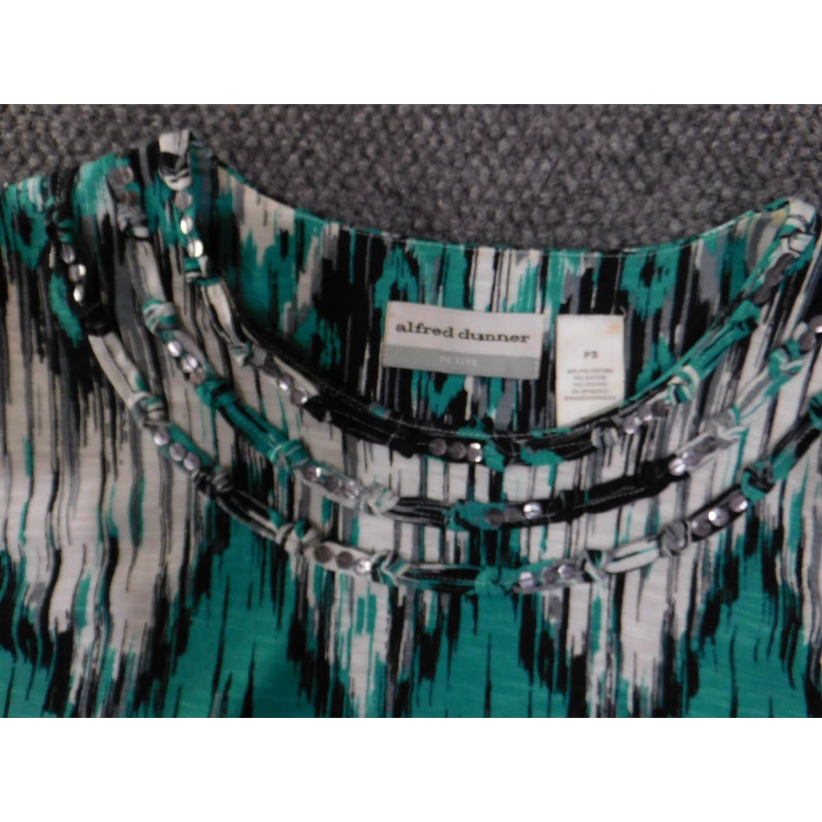 Vintage VINTAGE Alfred Dunner Shirt Womens Petite Small Teal Black White Ikat 3/4 Sleeve Beaded Sequin Pullover Knit Blouse Womens PS Petite Small Size S / US 4 / IT 40 - 6 Thumbnail