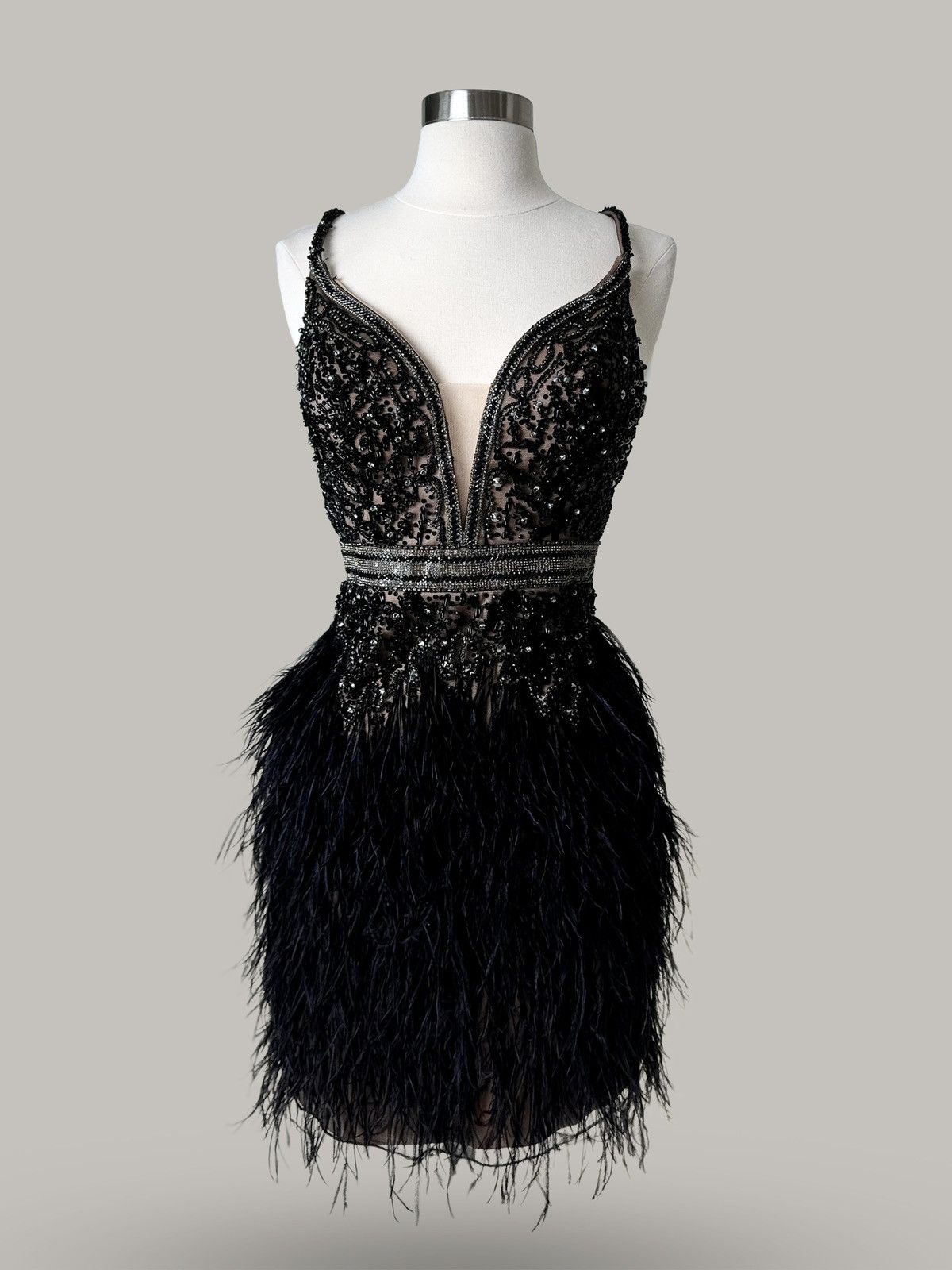 Other Brand New US 8 Jovani Black Feather Mini Evening Dress Size M / US 6-8 / IT 42-44 - 1 Thumbnail