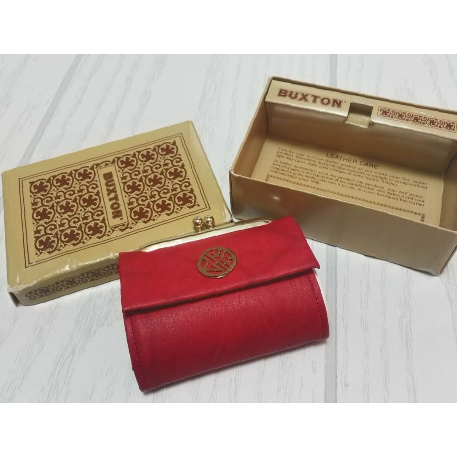 Vintage VINTAGE Buxton Wallet Trifold Card Wallet Red in the Box New Ladies Unisex Size ONE SIZE - 2 Thumbnail