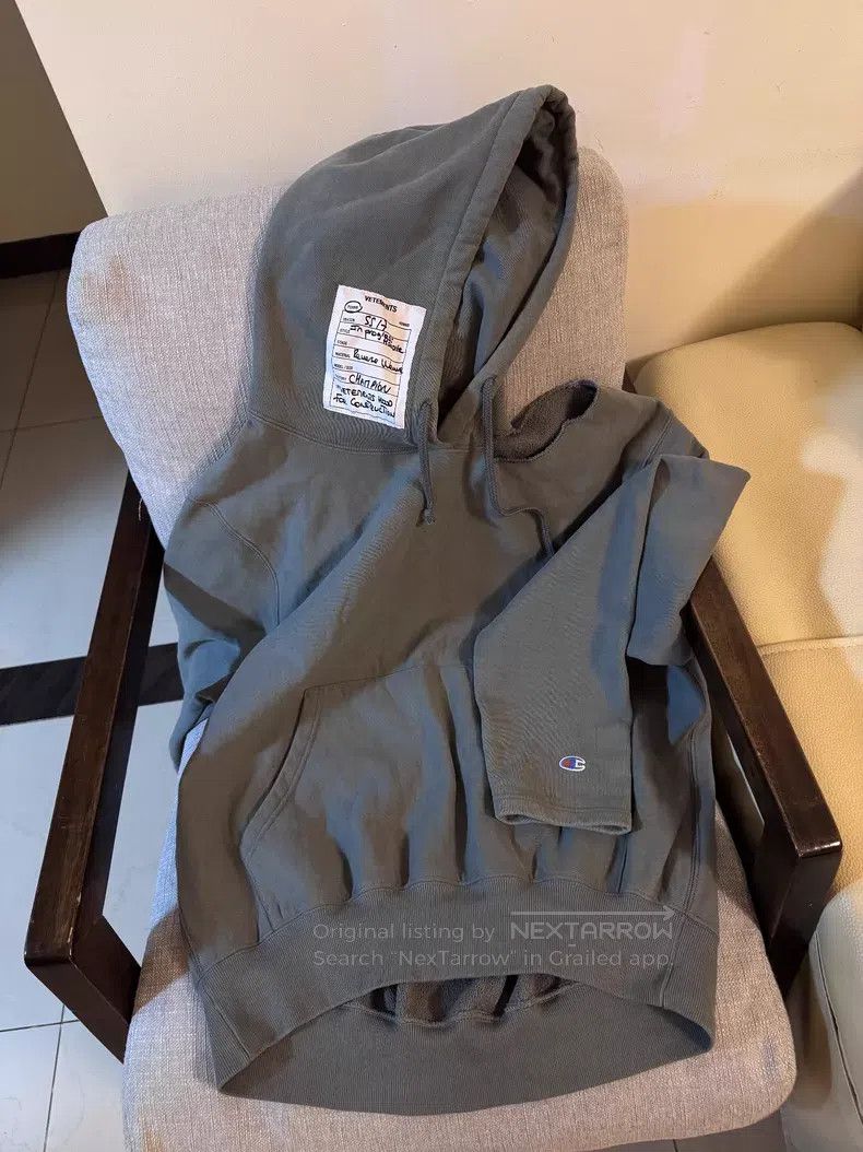 Vetements Vetements Off-the-Shoulder Hoodie Size US XS / EU 42 / 0 - 1 Thumbnail