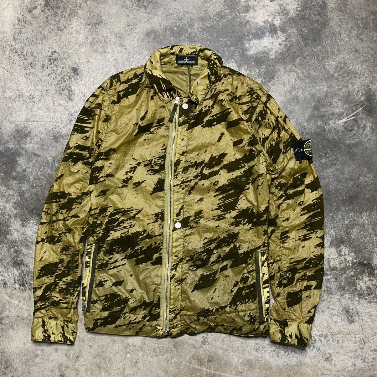 image of Stone Island Lucid Flock Camo in Green, Men's (Size Medium)