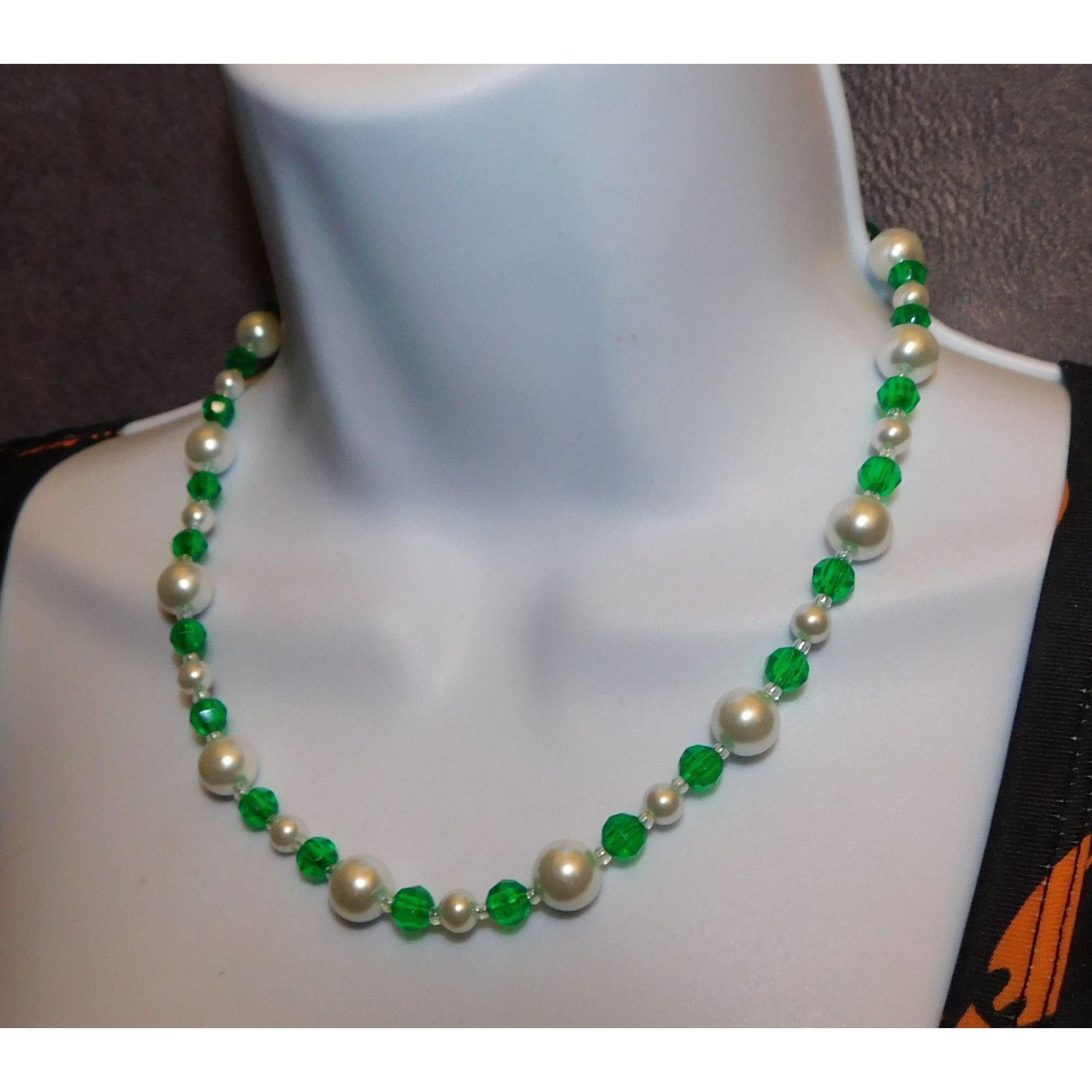 Other Green And White Beaded Necklace Size ONE SIZE - 4 Thumbnail
