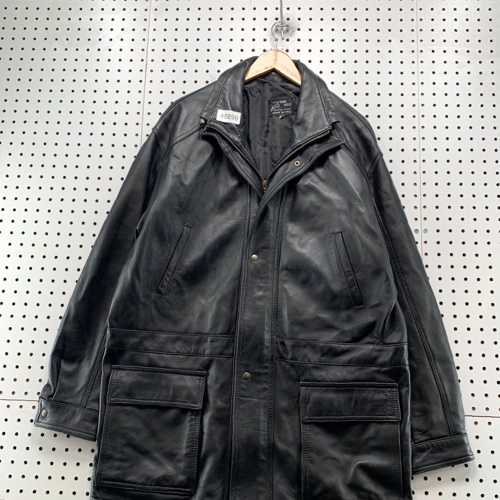 Vera Pelle VINTAGE Vera Pelle Leather Coat Mens 52 Black Car Coat Field Jacket Made Italy Jacket Mens 52 Black Italy Leather Coat Vintage Vera Pelle Size US L / EU 52-54 / 3 - 3 Thumbnail