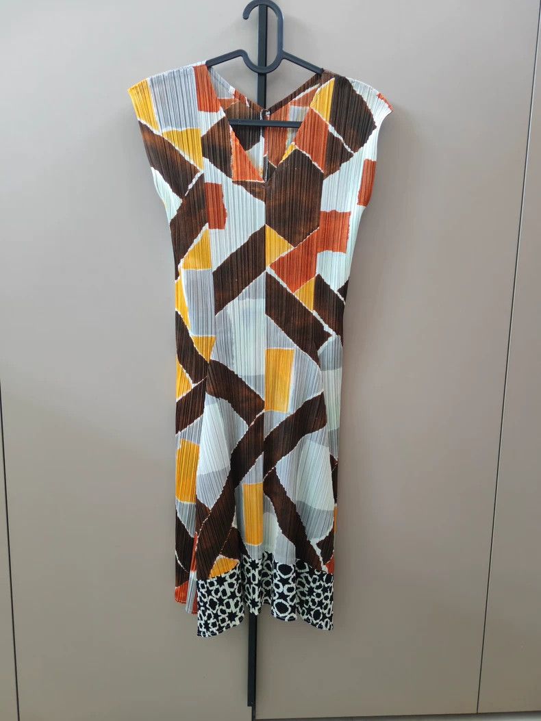 Issey Miyake Issey Miyake The pleated geometric patterns are extremely Size L / US 10 / IT 46 - 1 Thumbnail
