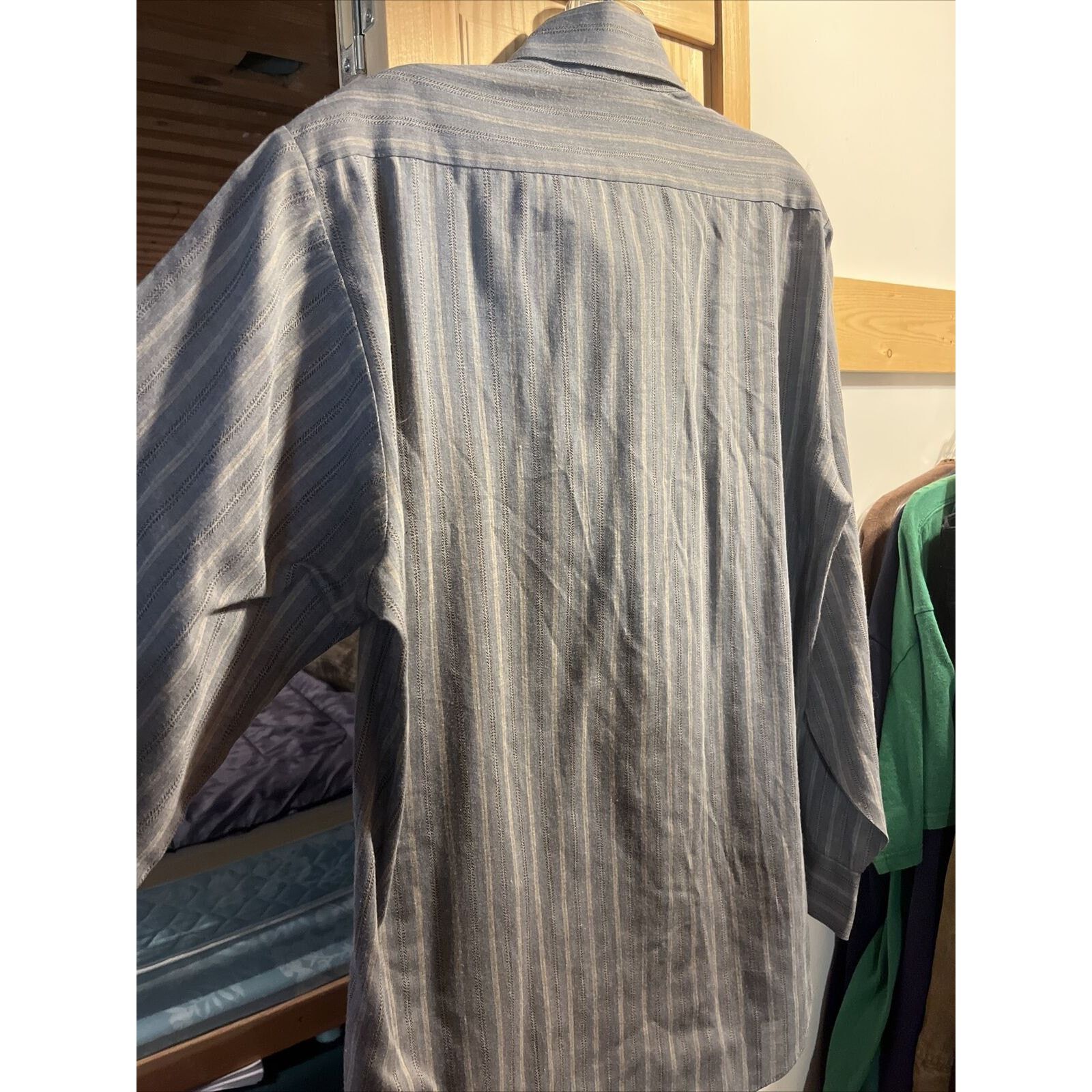 Le TIGRE Le Tigre Vintage Men’s M Gray Stripe Button Poly Blend Shirt Size US M / EU 48-50 / 2 - 11 Thumbnail