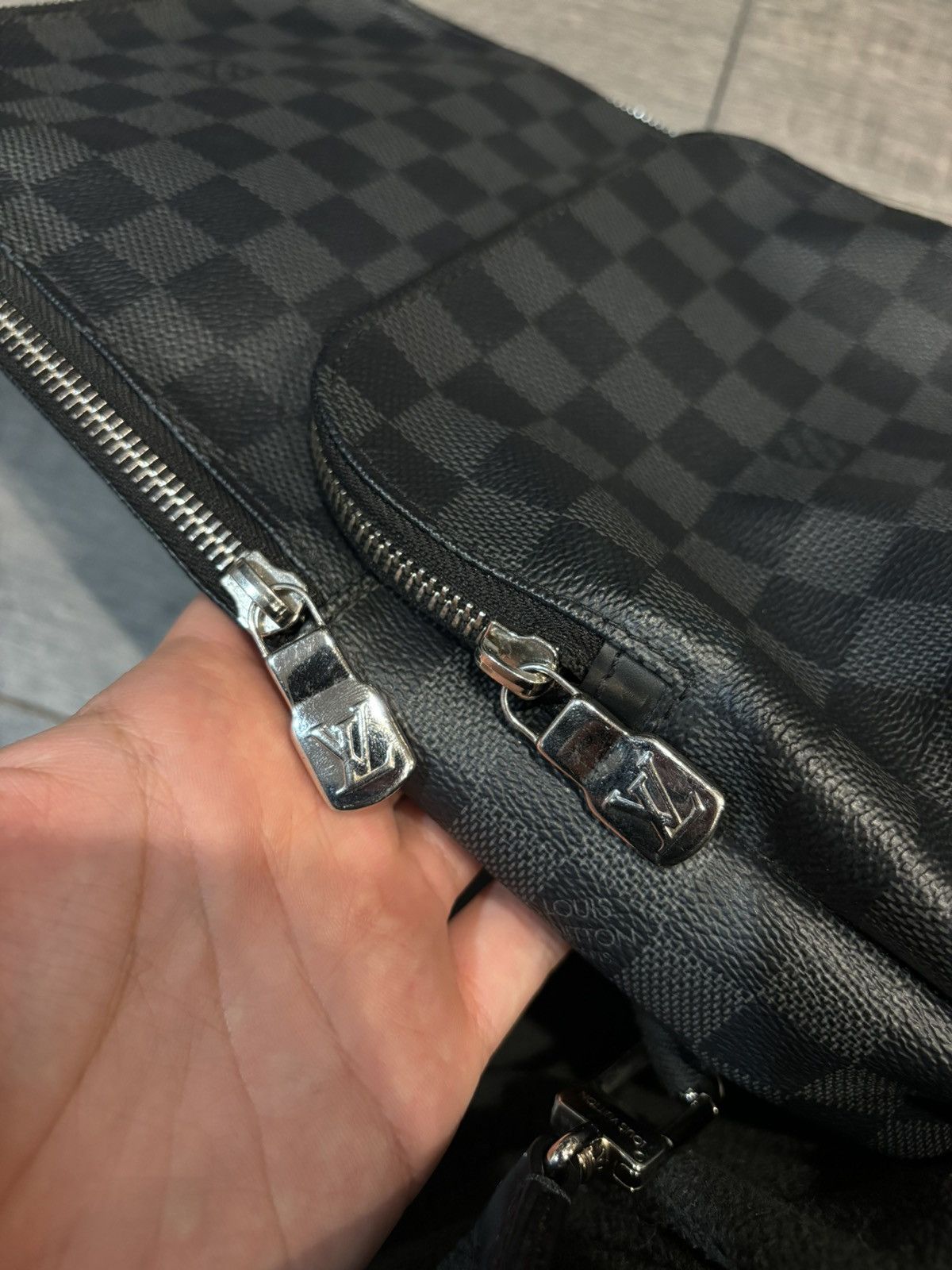 Louis Vuitton Louis Vuitton Avenue sling Bag Size ONE SIZE - 7 Thumbnail