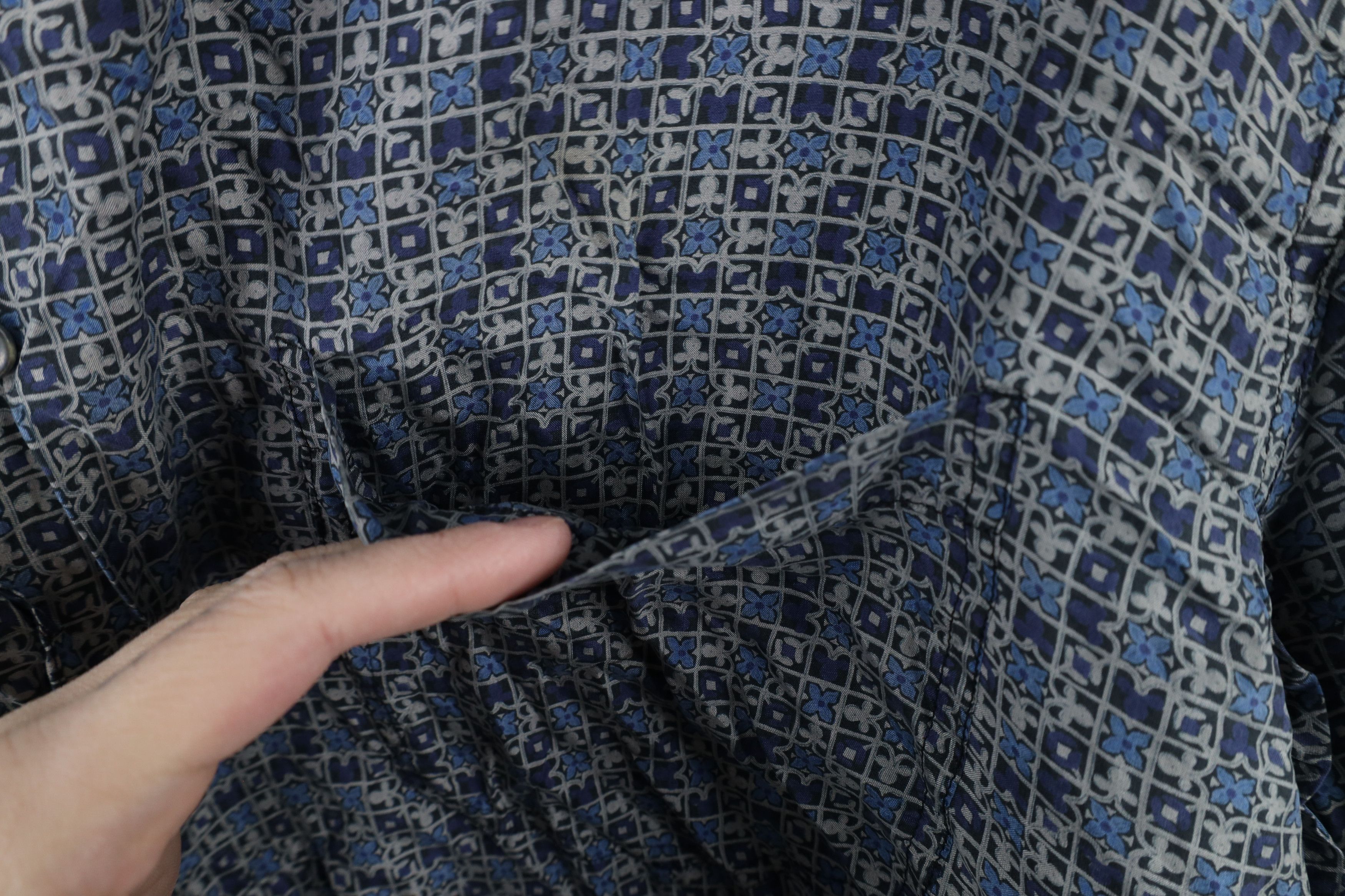Vintage Vintage 90s Streetwear Flower Silk Band Collar Button Shirt Size US L / EU 52-54 / 3 - 4 Thumbnail