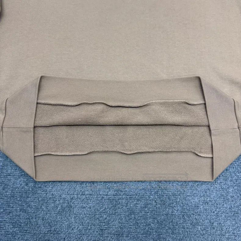 Louis Vuitton Louis Vuitton size 4l Embroidered Letter Sweatshirt Size US M / EU 48-50 / 2 - 4 Thumbnail