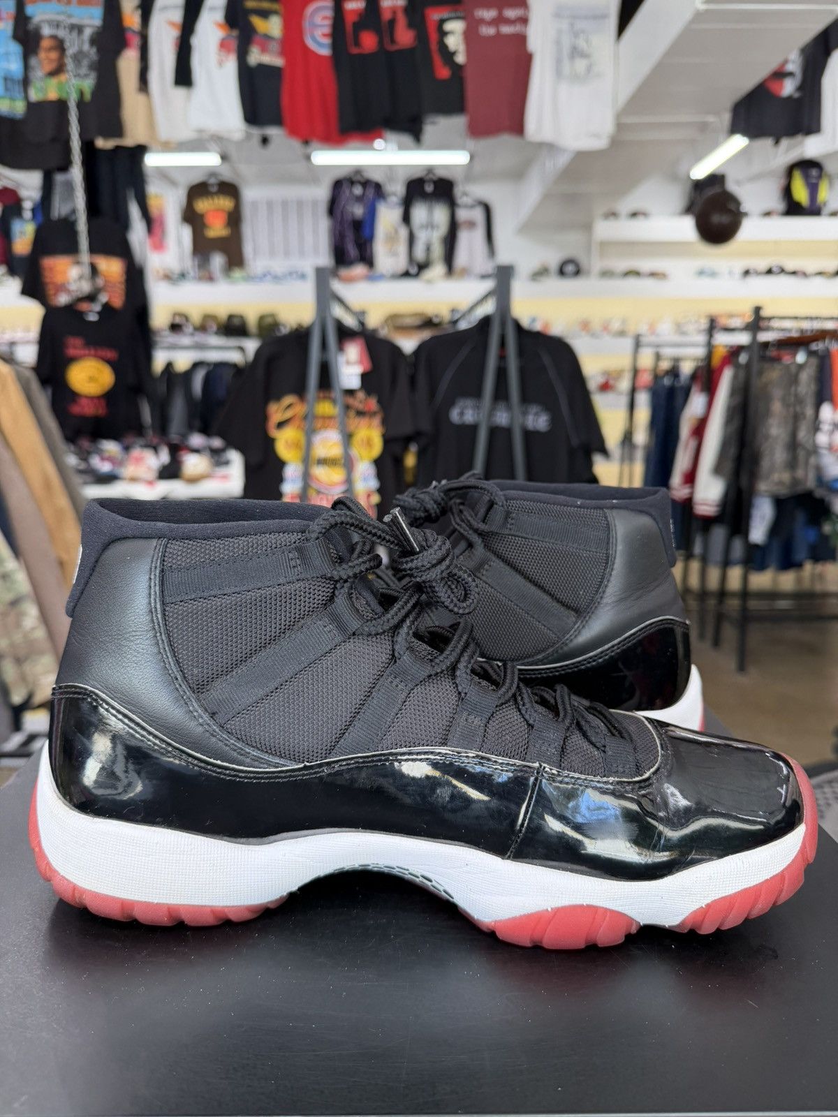Jordan Brand Air Jordan 11 Playoffs Bred Size 11.5 (2019) Size US 11.5 / EU 44-45 - 3 Thumbnail