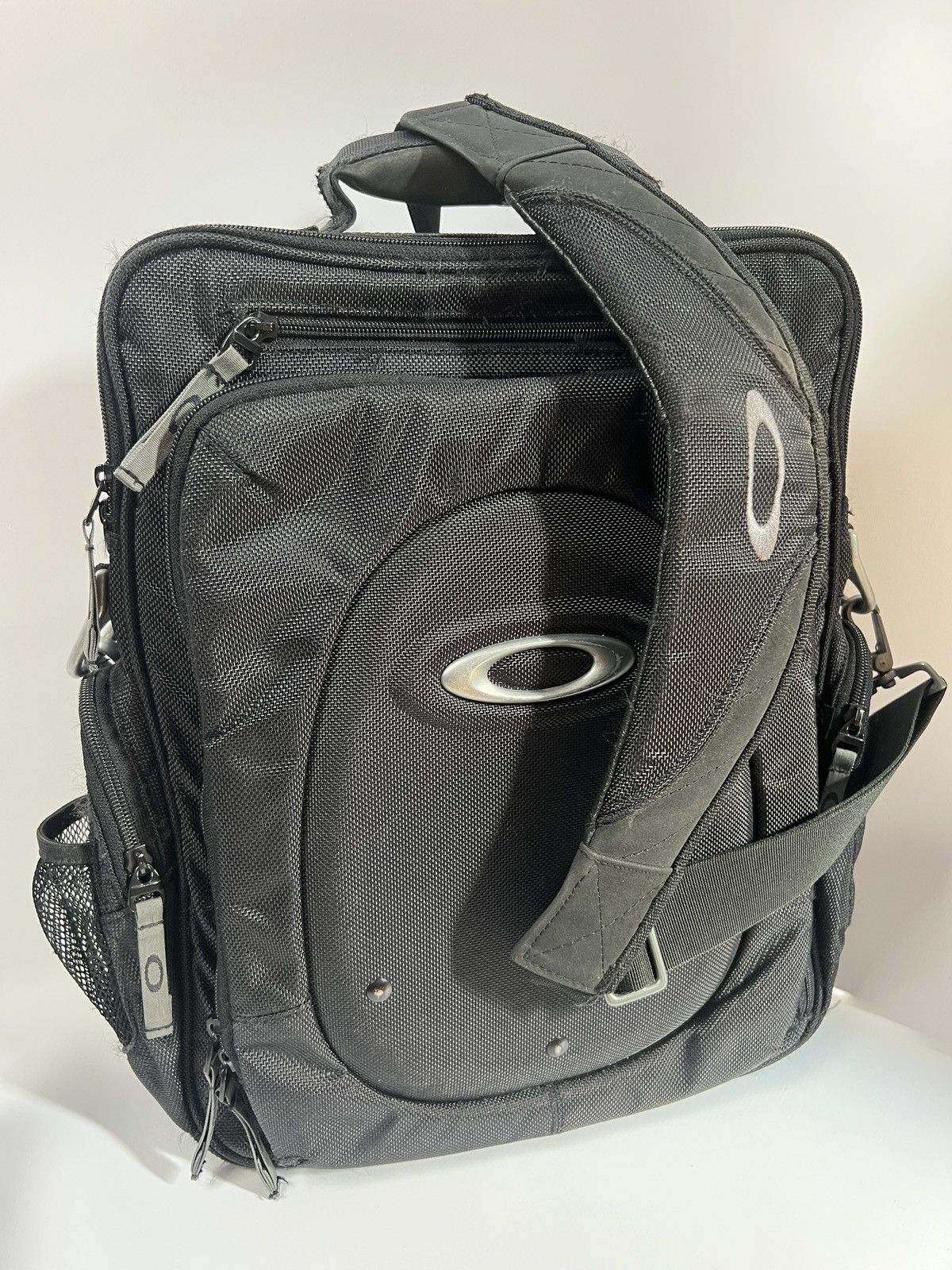 Oakley Tactical Field Gear Vertical 3.0 Messenger Bag in Black, Men's
