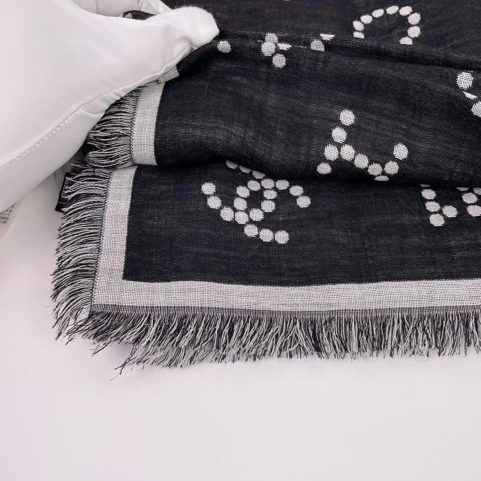 Chanel Chanel Silk Double-Faced Scarf Size ONE SIZE - 4 Thumbnail