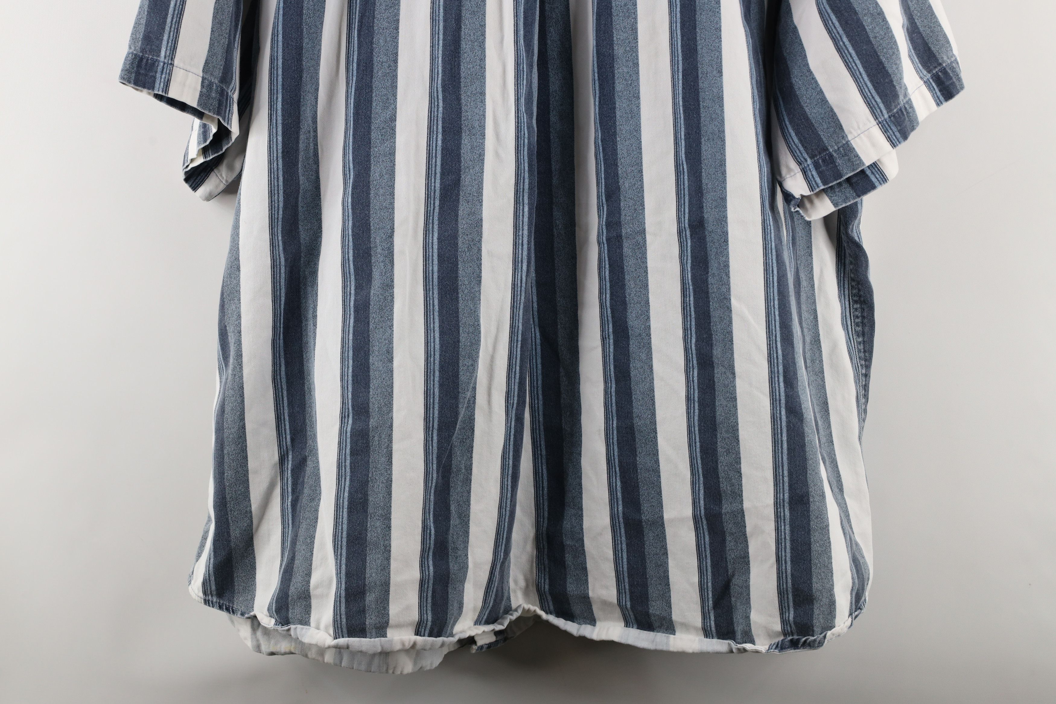 Vintage Vintage 90s Streetwear Short Sleeve Button Down Shirt Size US XXL / EU 58 / 5 - 11 Thumbnail