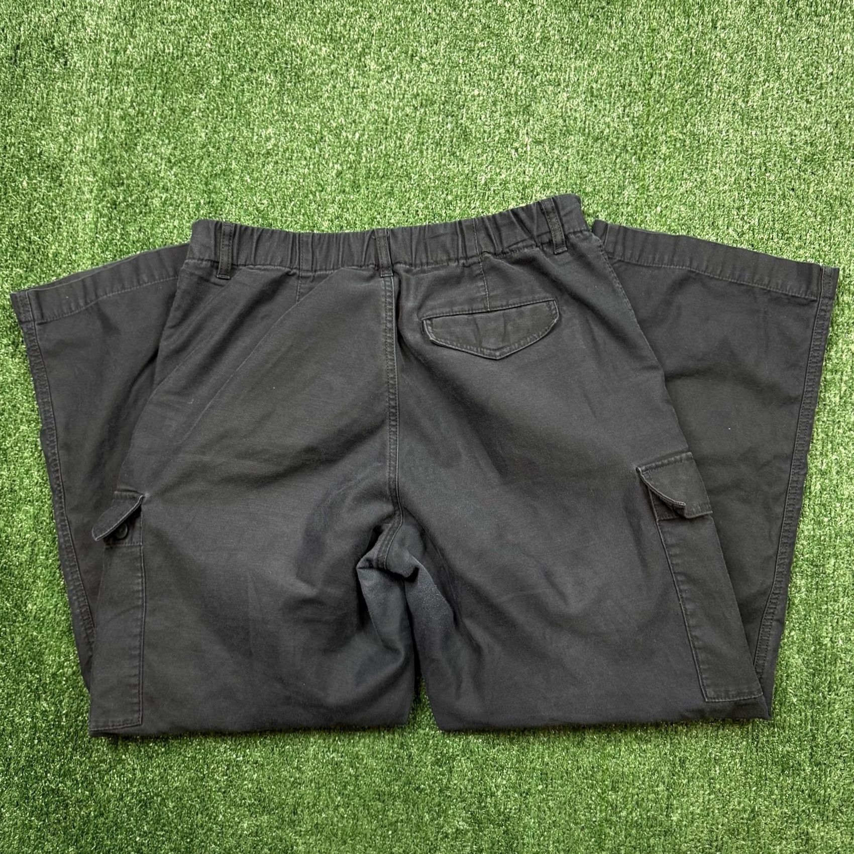 Uniqlo Uniqlo Pants Women's Size M 31 x 28 Black Cargo Lightweight Utility Gorpcore Size 32" / US 10 / IT 46 - 5 Thumbnail