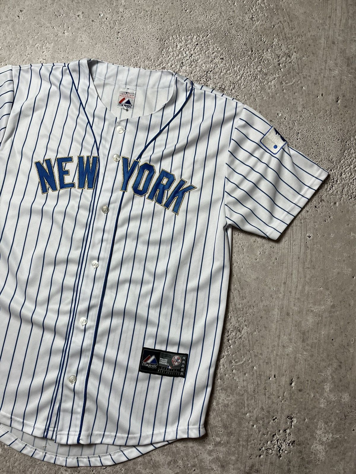 MLB × Majestic × New York Yankees New York Yankees MLB Majestic jersey Size L Size US L / EU 52-54 / 3 - 2 Thumbnail
