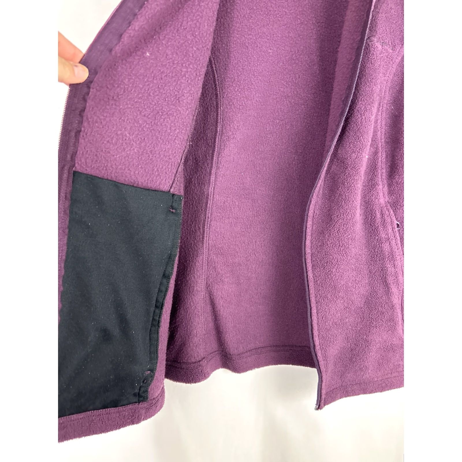 Vintage Columbia Vest Women S Sleeveless Full Zip Fleece Purple Burgundy Subtle 21” Chest 25” Length Size S / US 4 / IT 40 - 6 Thumbnail