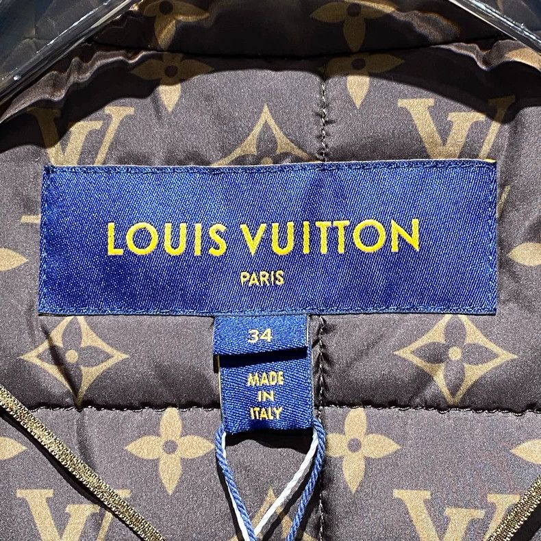 Louis Vuitton Louis Vuitton Black inside full print bathrobe belt down j Size XXS / US 00 / IT 34 - 4 Thumbnail