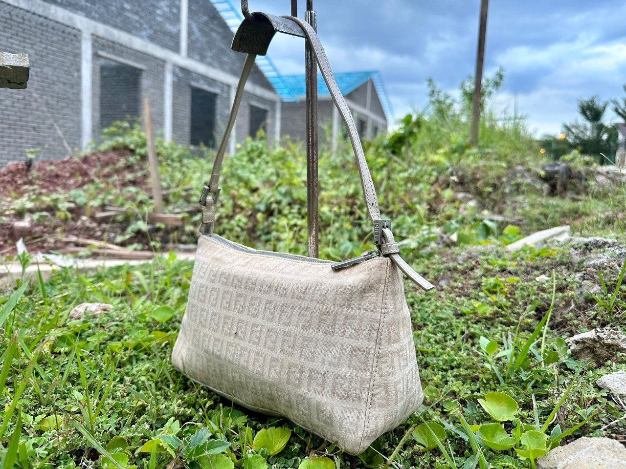 Fendi Authentic Fendi Zucchino Canvas Baguette Shoulder Bag Size ONE SIZE - 13 Thumbnail