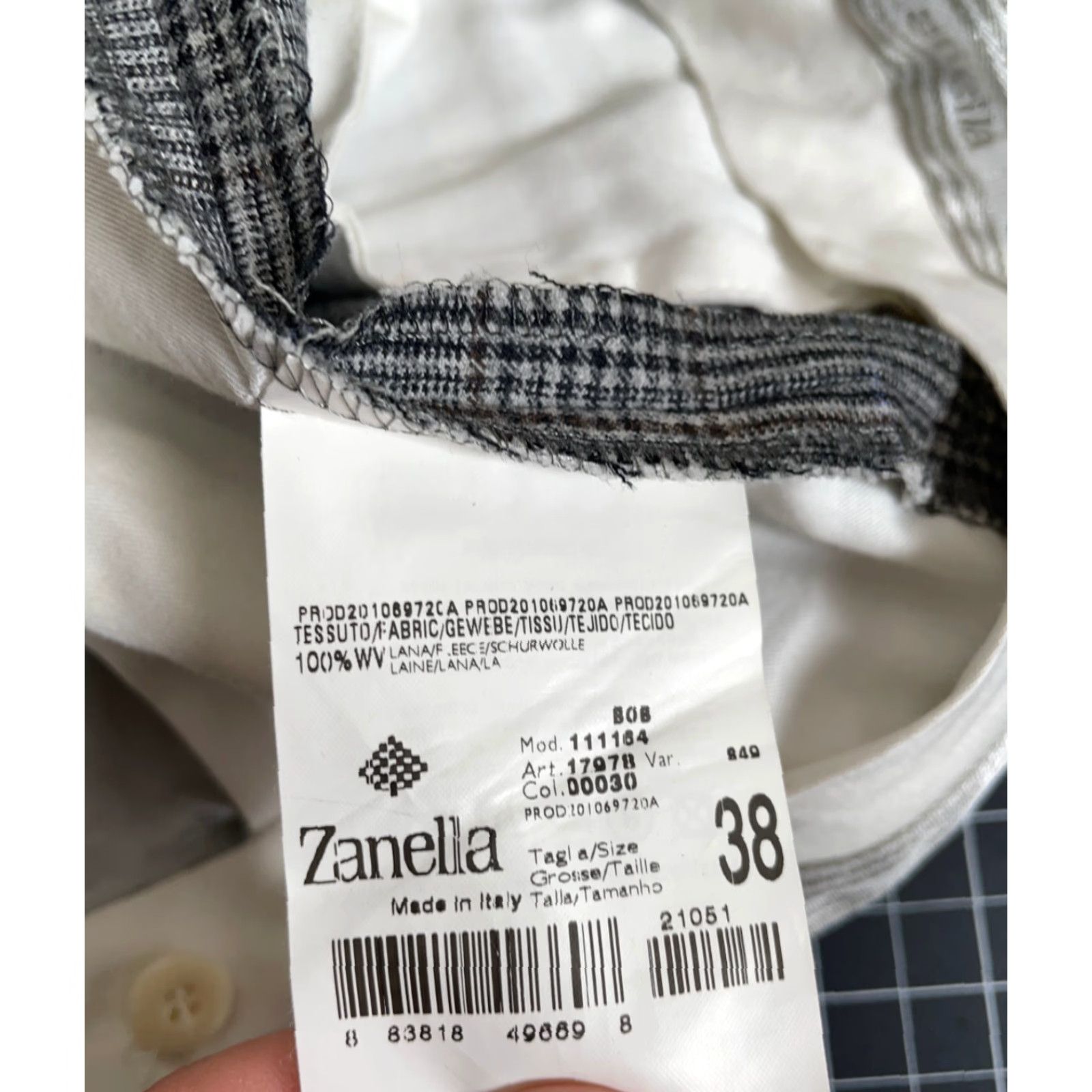 Zanella VINTAGE Zanella Men’s Dress Pants Wool Pleated Gray Glen Plaid 38 x 29 Italy Fall Winter Size US 38 / EU 54 - 4 Thumbnail